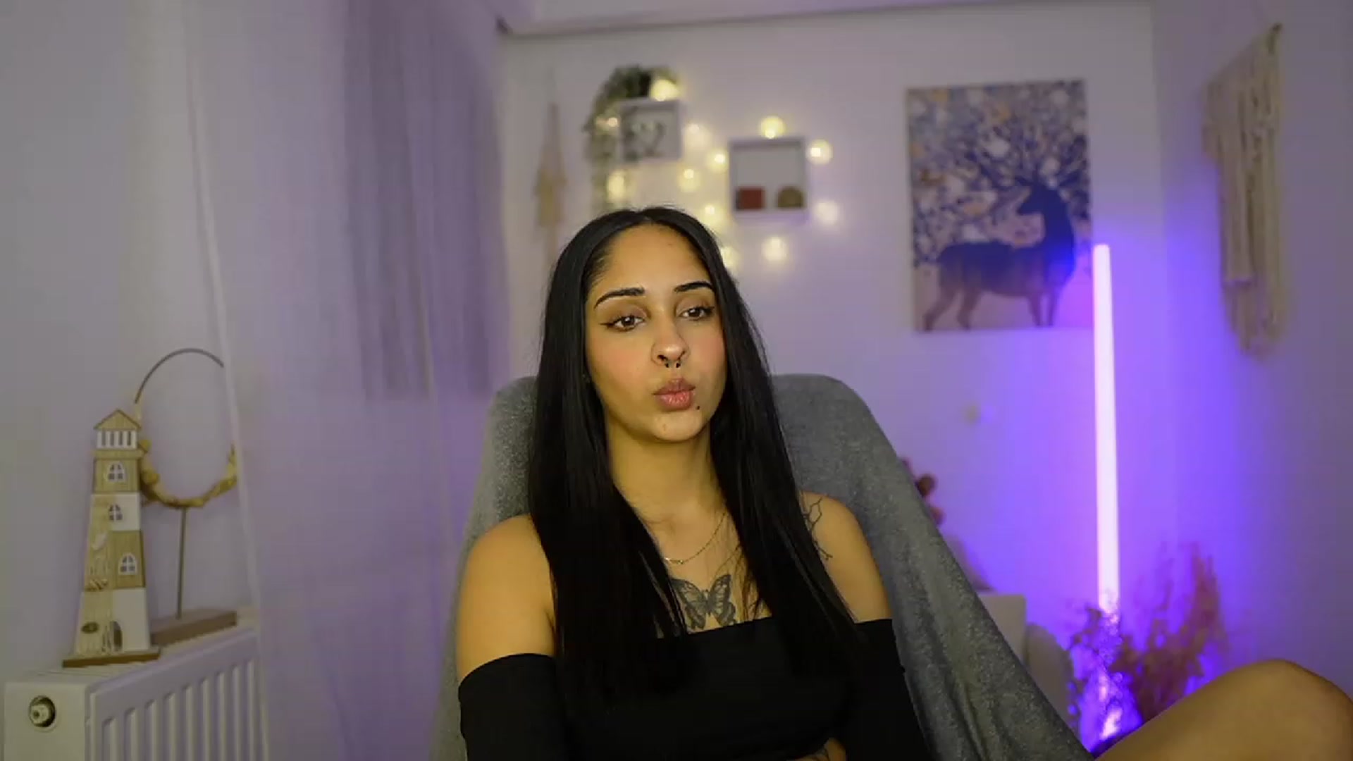 Gallery image thumbnail from Eve_Sweet18's myfreecams stream on, 01/03/2024, 19:58 image 15 of 20