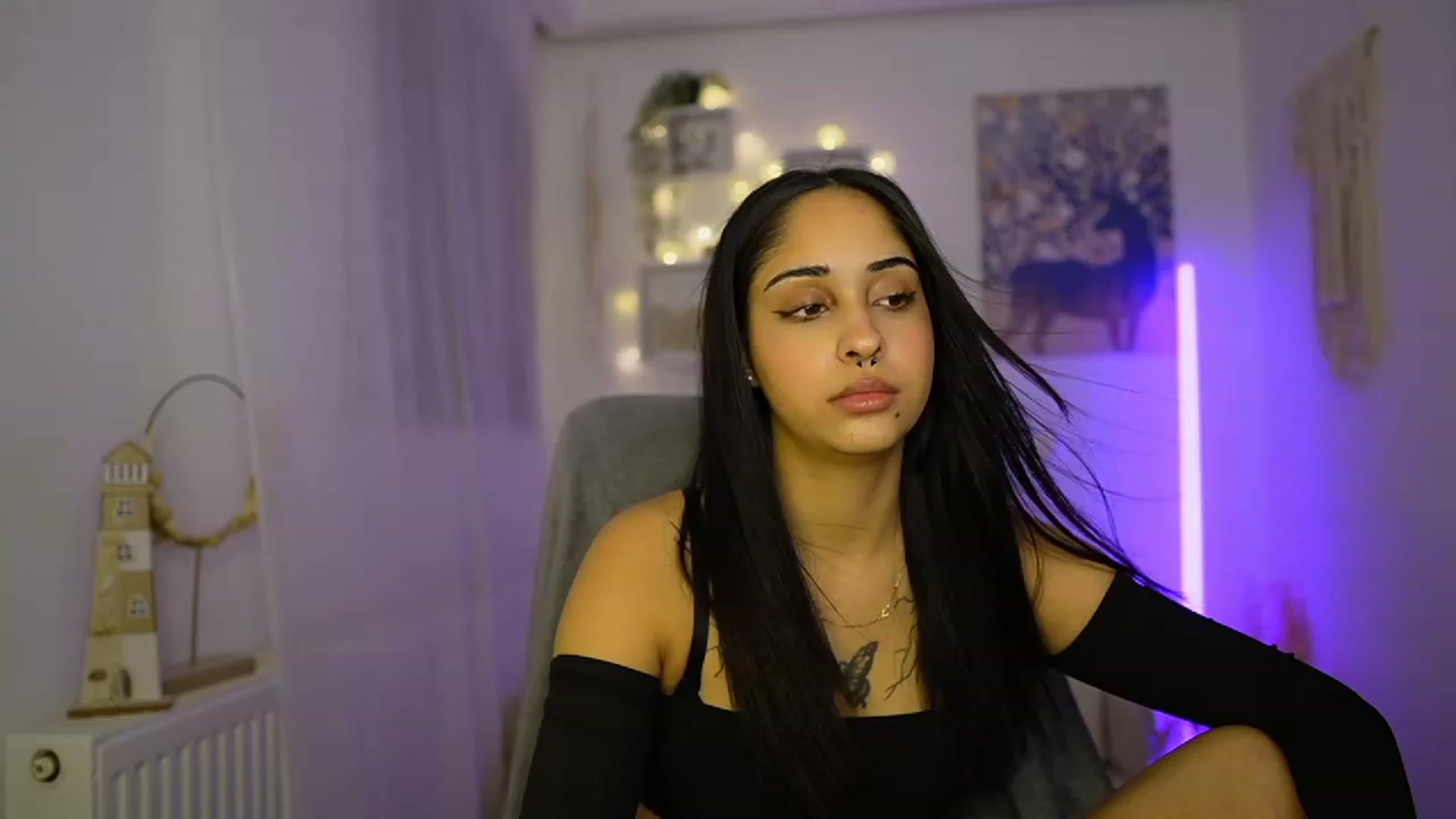 Gallery image thumbnail from Eve_Sweet18's myfreecams stream on, 01/03/2024, 20:50 image 6 of 20