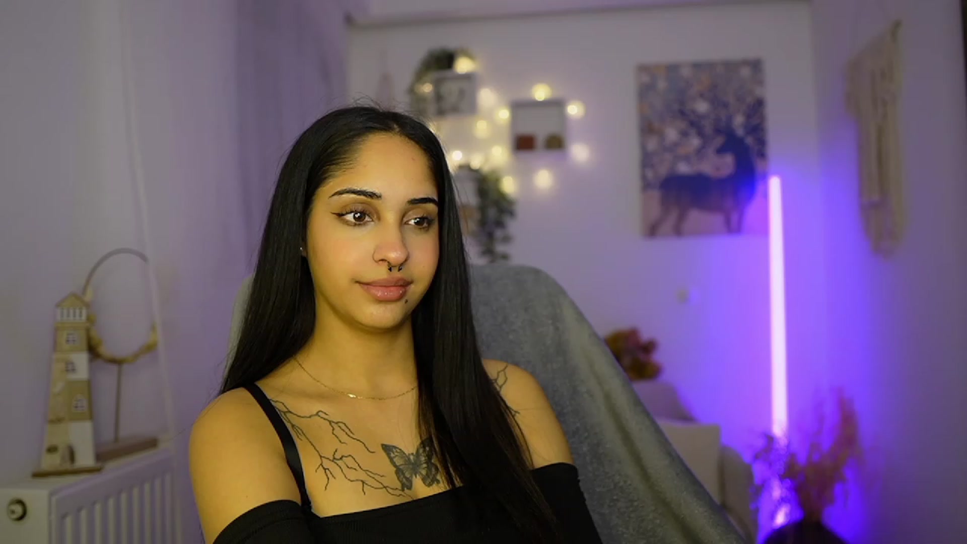 Gallery image thumbnail from Eve_Sweet18's myfreecams stream on, 01/03/2024, 23:26 image 3 of 20