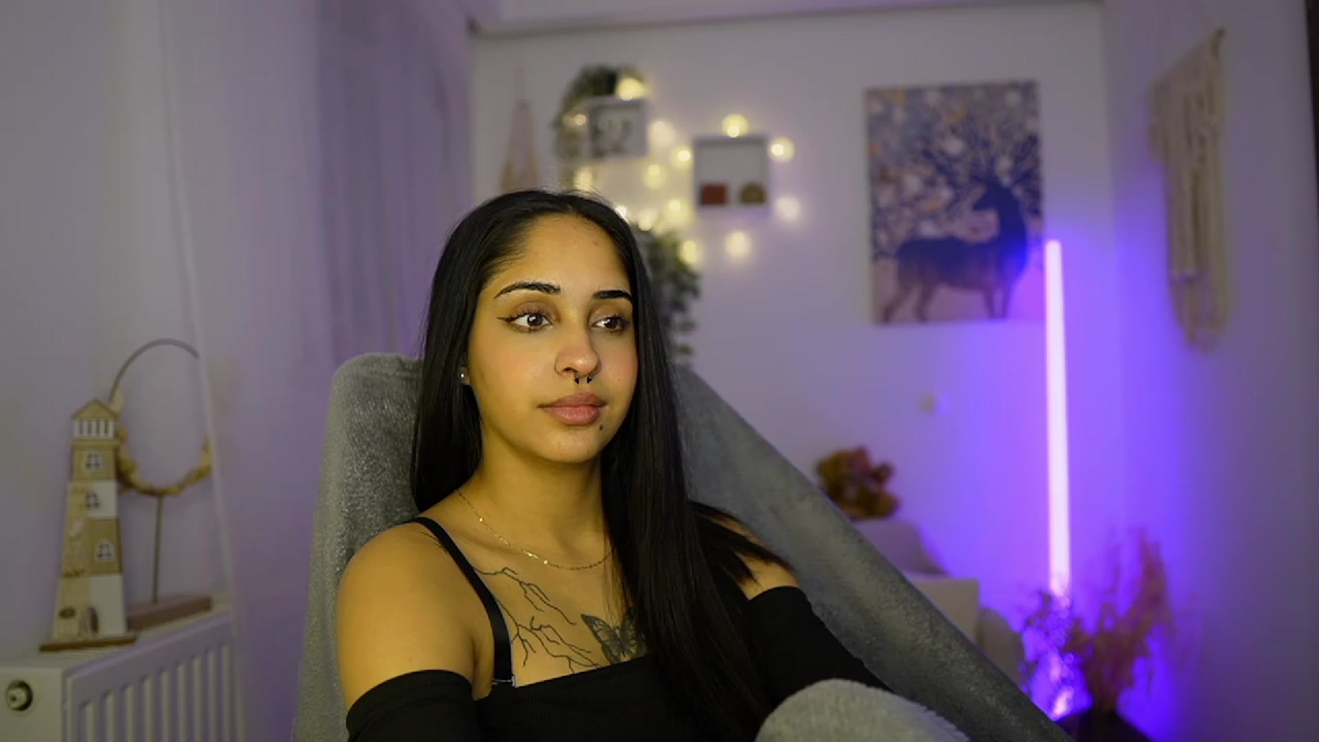 Gallery image thumbnail from Eve_Sweet18's myfreecams stream on, 01/03/2024, 23:26 image 16 of 20