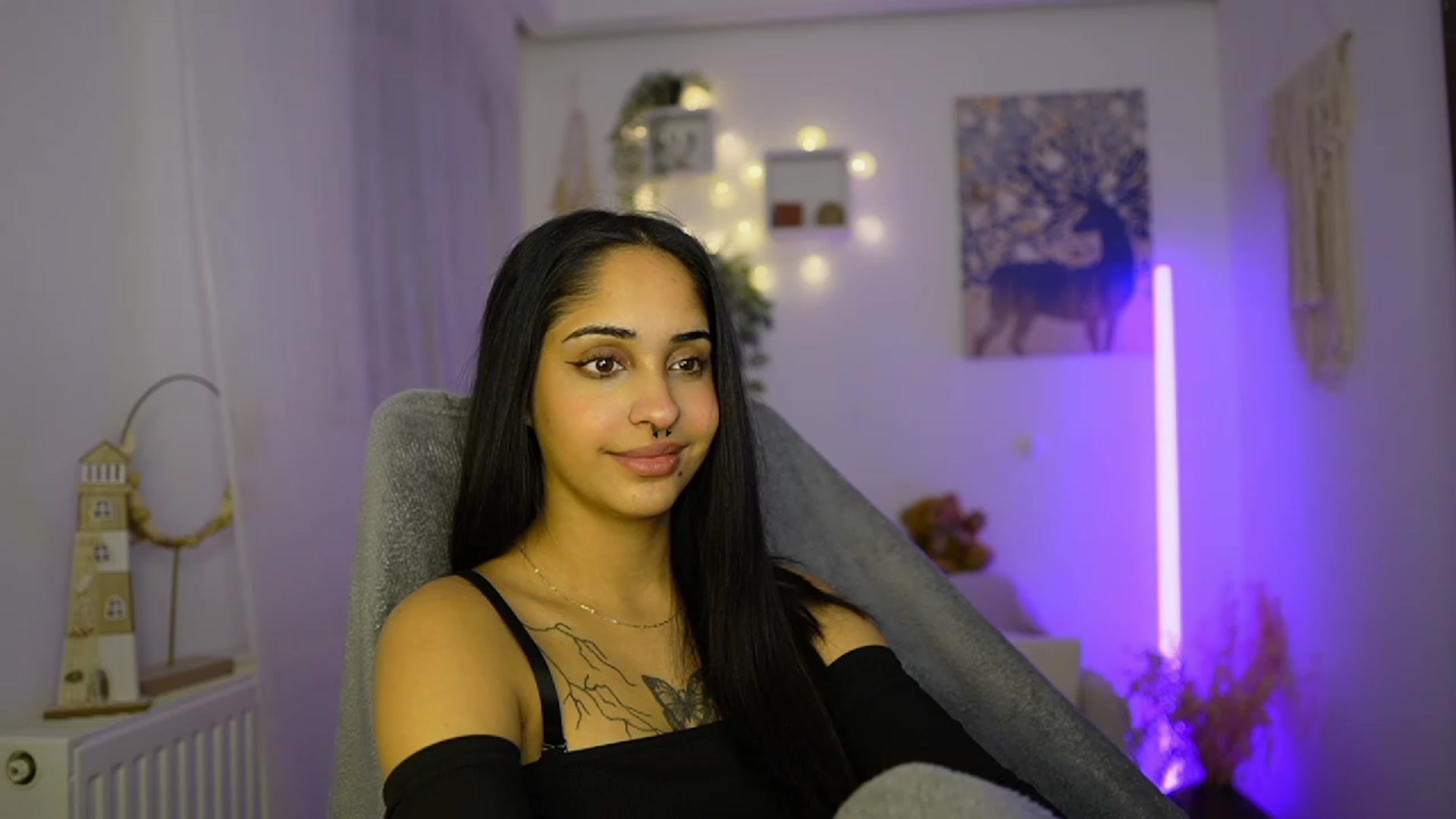 Gallery image thumbnail from Eve_Sweet18's myfreecams stream on, 01/03/2024, 23:26 image 18 of 20