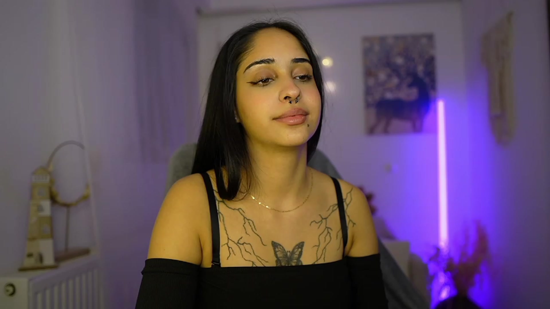 Gallery image thumbnail from Eve_Sweet18's myfreecams stream on, 01/03/2024, 23:26 image 8 of 20