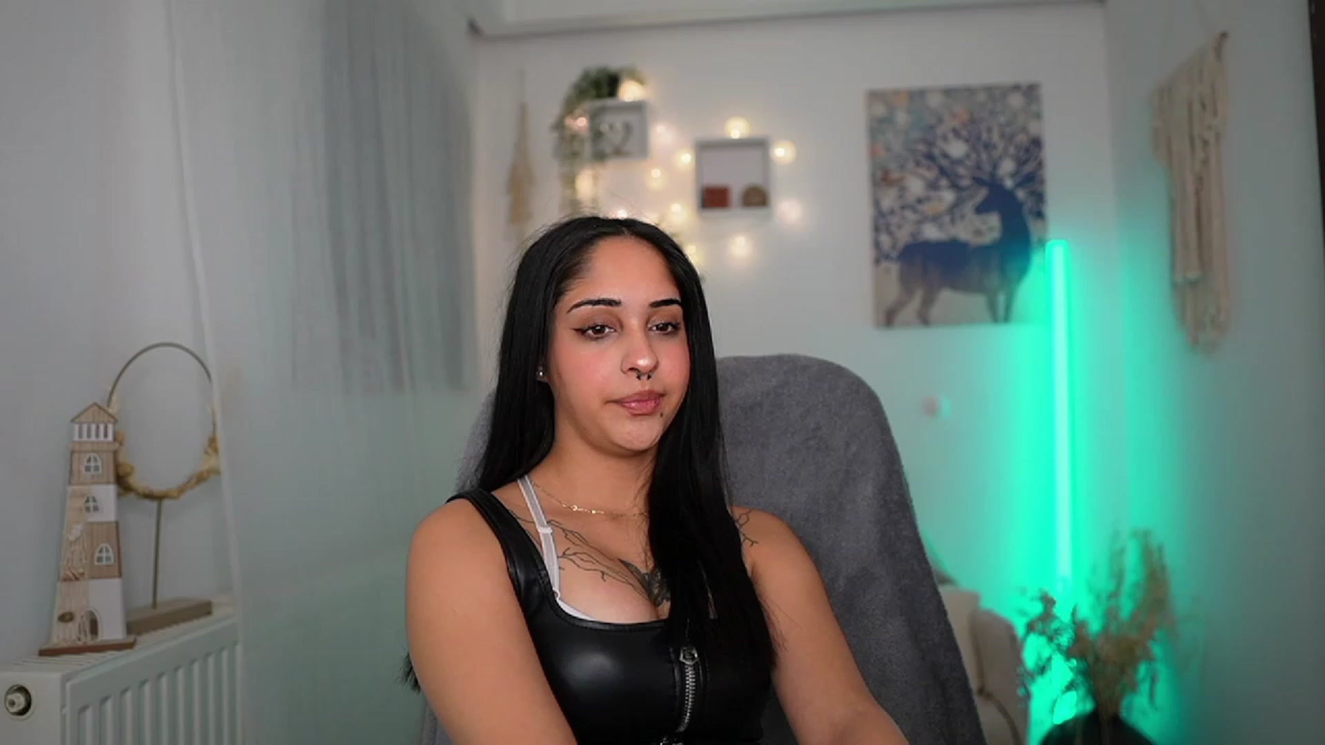Gallery image thumbnail from Eve_Sweet18's myfreecams stream on, 01/04/2024, 20:01 image 10 of 20