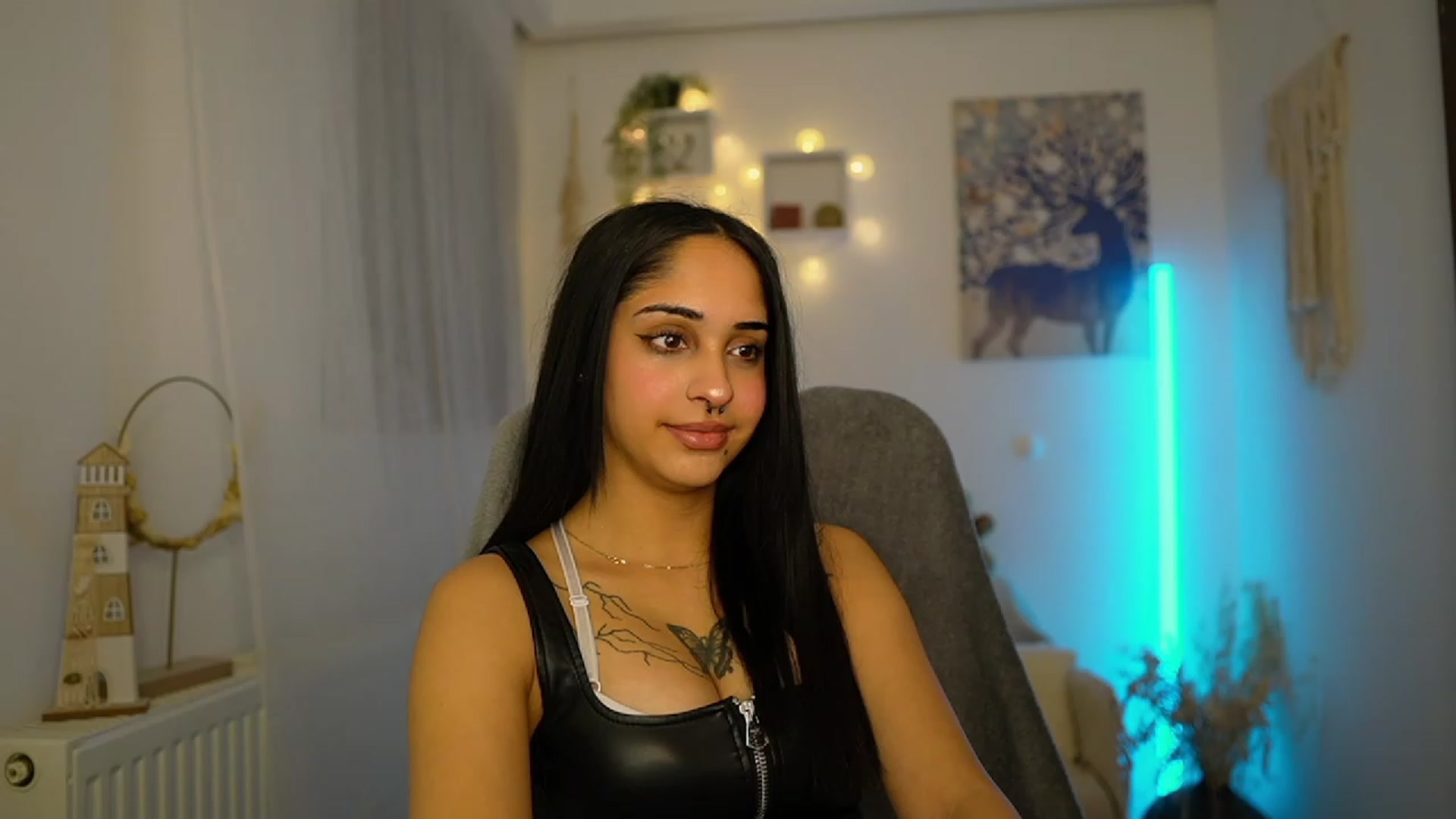 Gallery image thumbnail from Eve_Sweet18's myfreecams stream on, 01/04/2024, 20:01 image 1 of 20