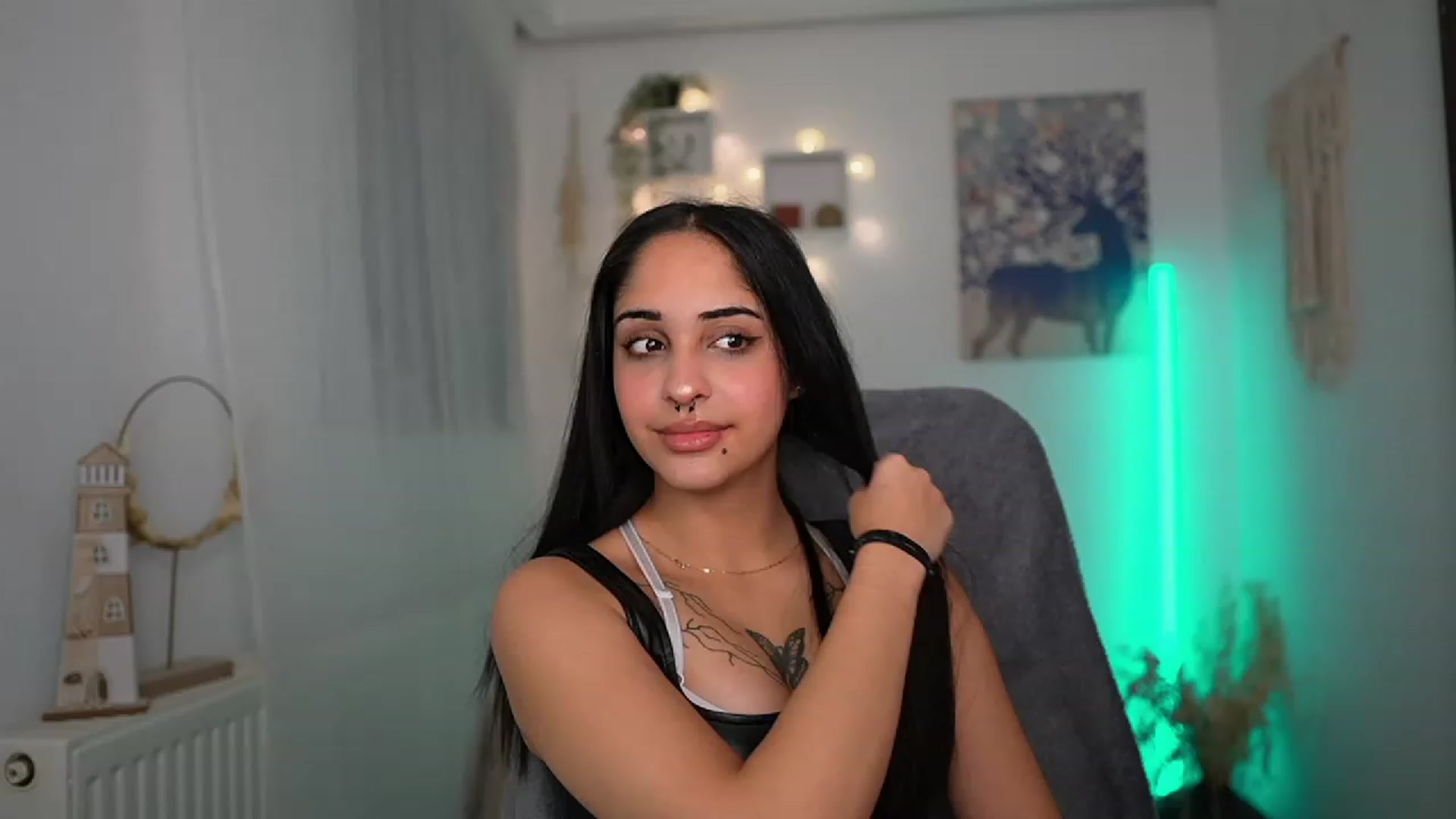 Gallery image thumbnail from Eve_Sweet18's myfreecams stream on, 01/04/2024, 20:01 image 12 of 20