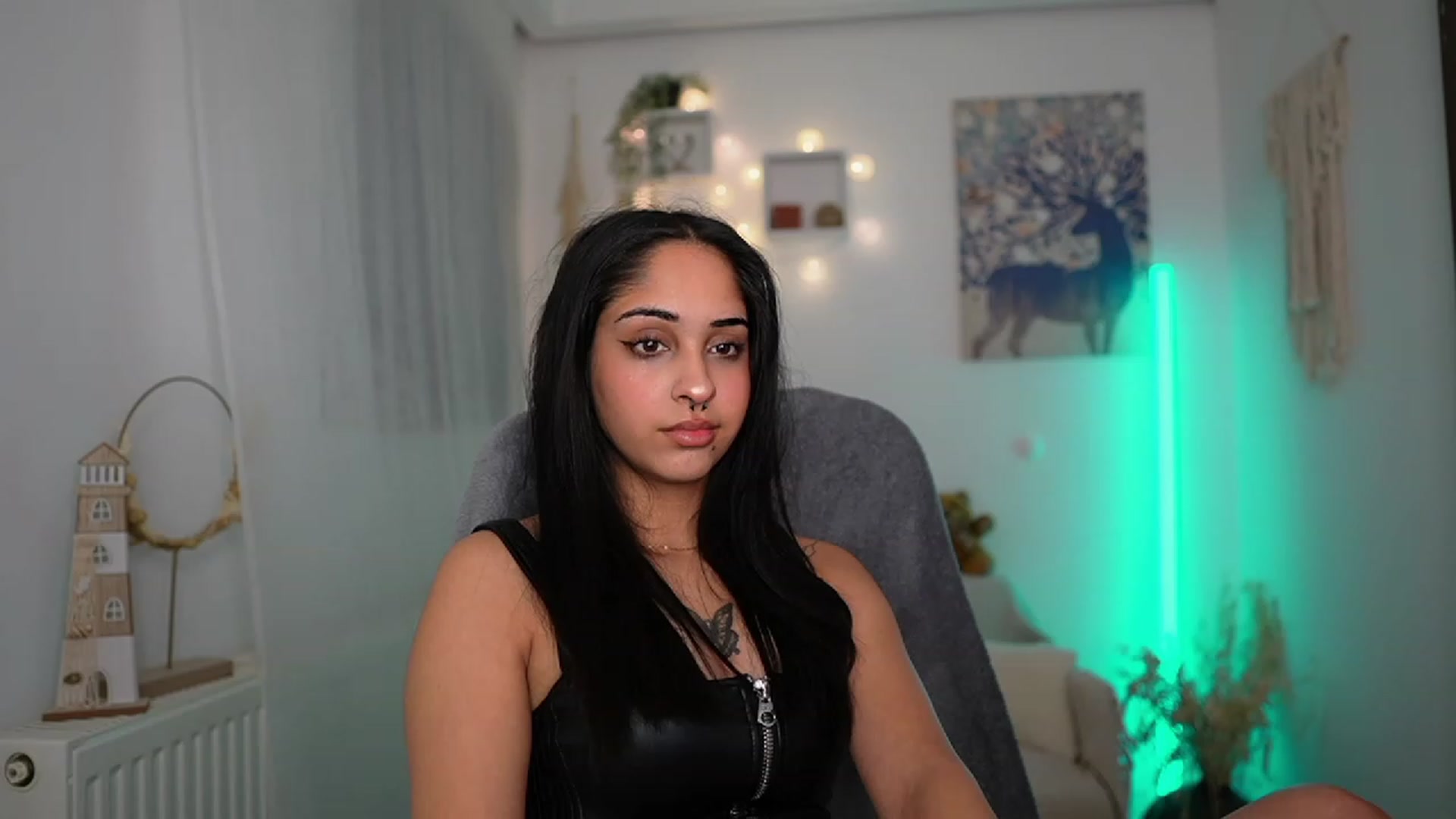 Gallery image thumbnail from Eve_Sweet18's myfreecams stream on, 01/04/2024, 20:01 image 7 of 20