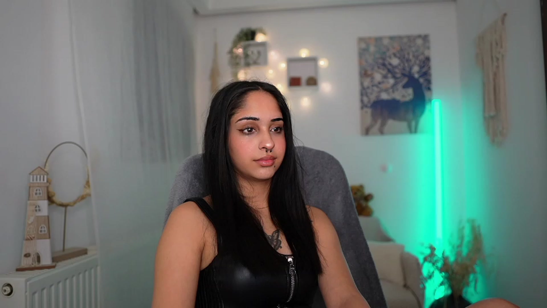 Gallery image thumbnail from Eve_Sweet18's myfreecams stream on, 01/04/2024, 20:01 image 8 of 20