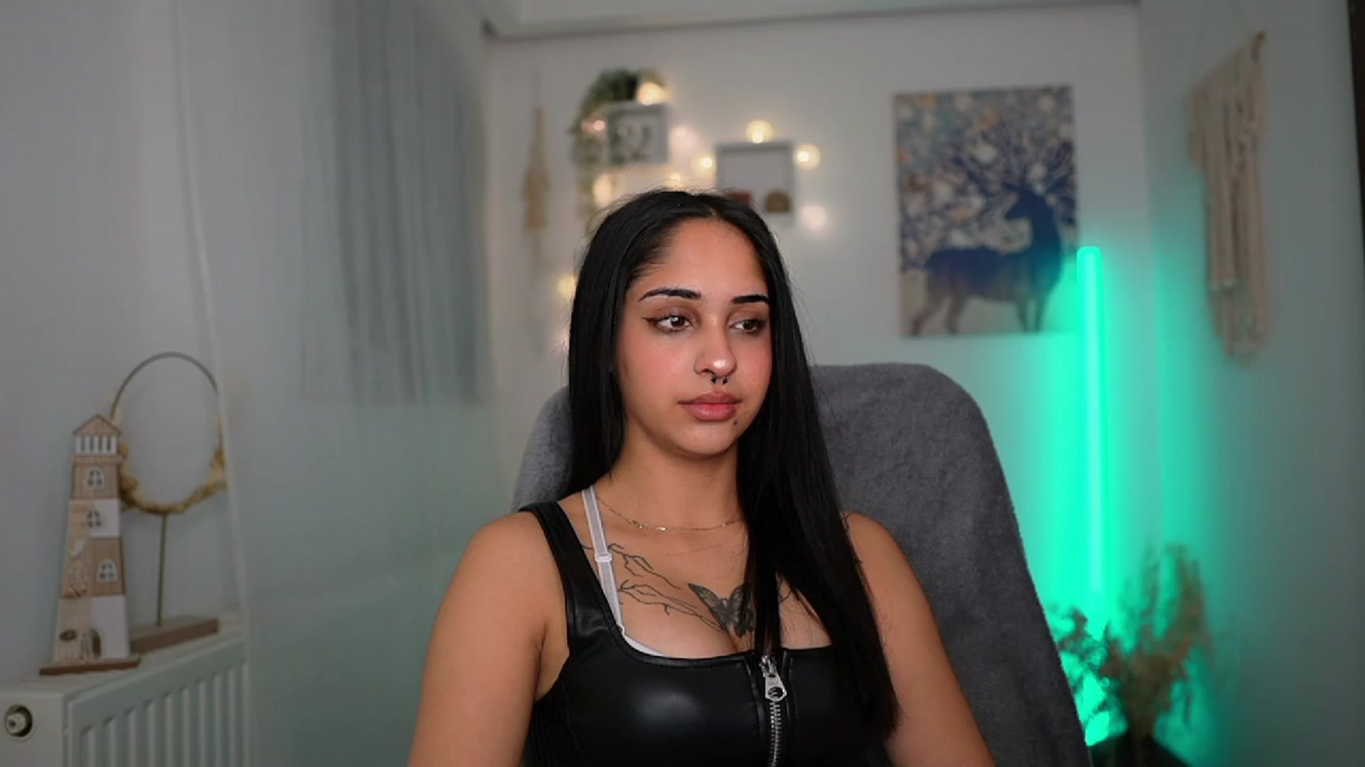 Gallery image thumbnail from Eve_Sweet18's myfreecams stream on, 01/04/2024, 20:01 image 13 of 20