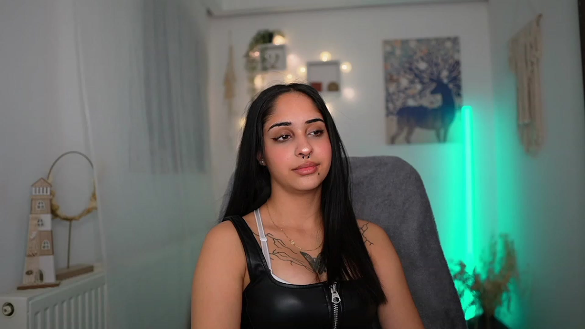 Gallery image thumbnail from Eve_Sweet18's myfreecams stream on, 01/04/2024, 20:01 image 14 of 20