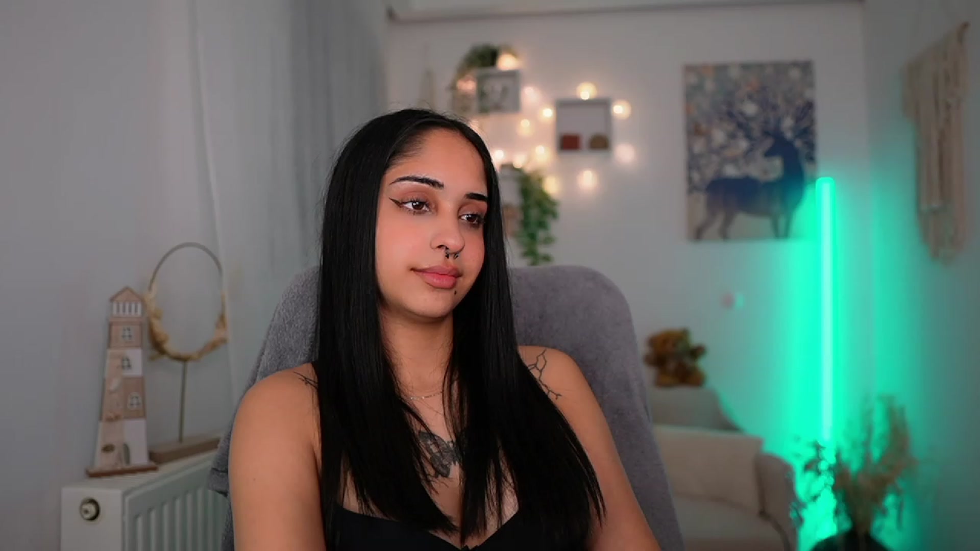 Gallery image thumbnail from Eve_Sweet18's myfreecams stream on, 01/06/2024, 20:16 image 13 of 20