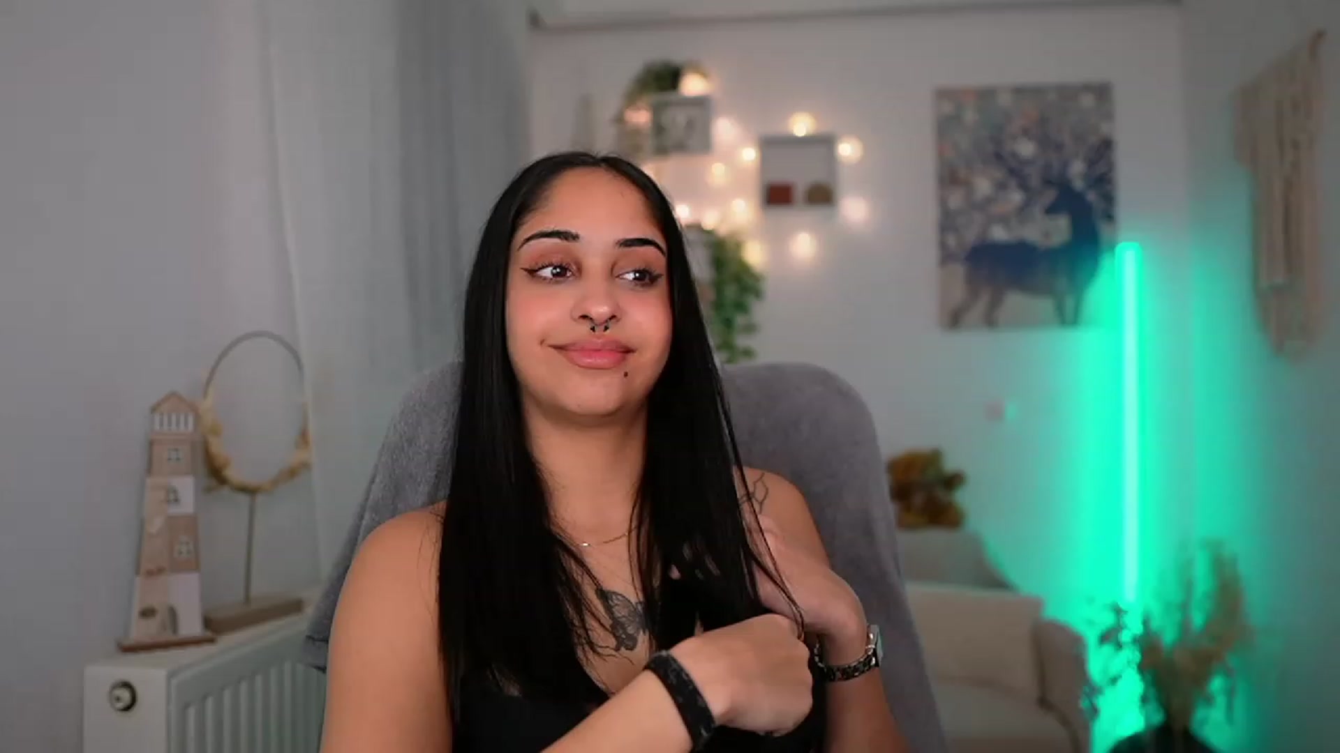 Gallery image thumbnail from Eve_Sweet18's myfreecams stream on, 01/06/2024, 20:16 image 14 of 20