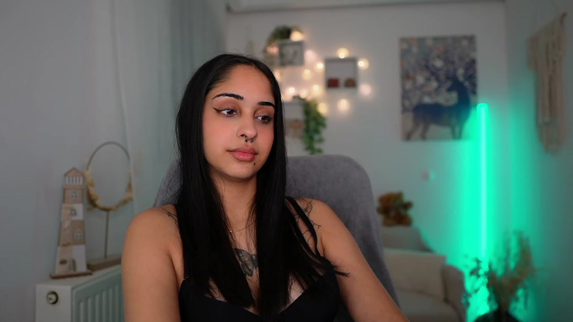 Gallery image thumbnail from Eve_Sweet18's myfreecams stream on, 01/06/2024, 20:16 image 4 of 20
