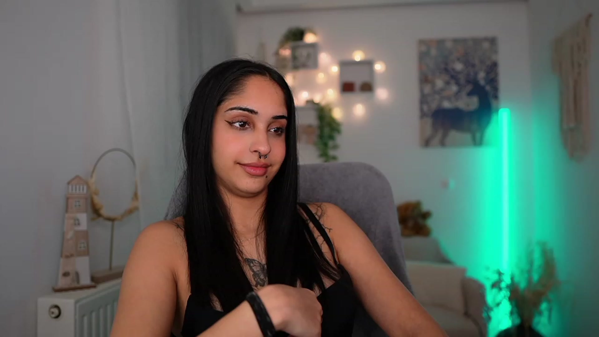 Gallery image thumbnail from Eve_Sweet18's myfreecams stream on, 01/06/2024, 20:16 image 5 of 20