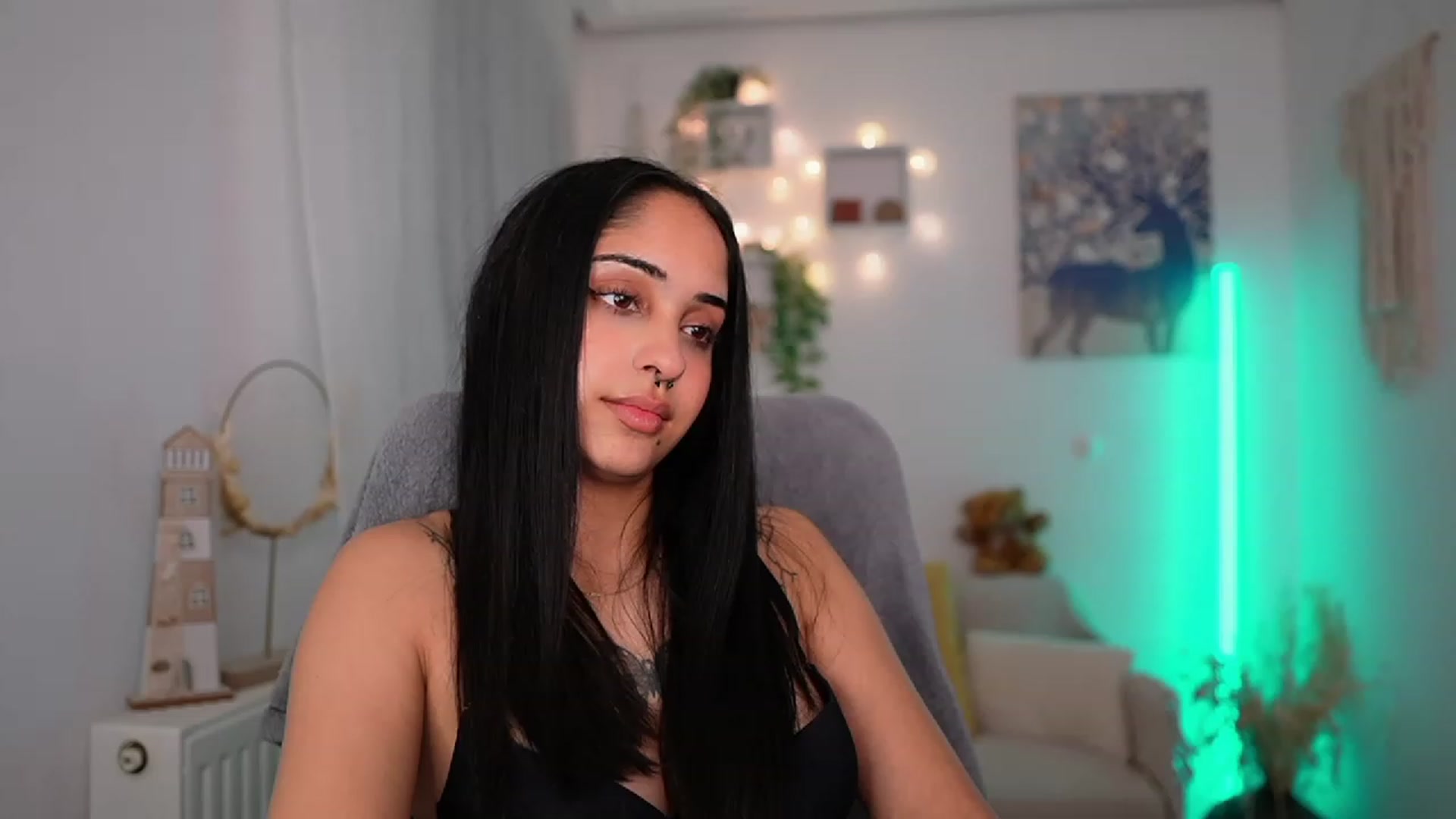 Gallery image thumbnail from Eve_Sweet18's myfreecams stream on, 01/06/2024, 20:16 image 8 of 20