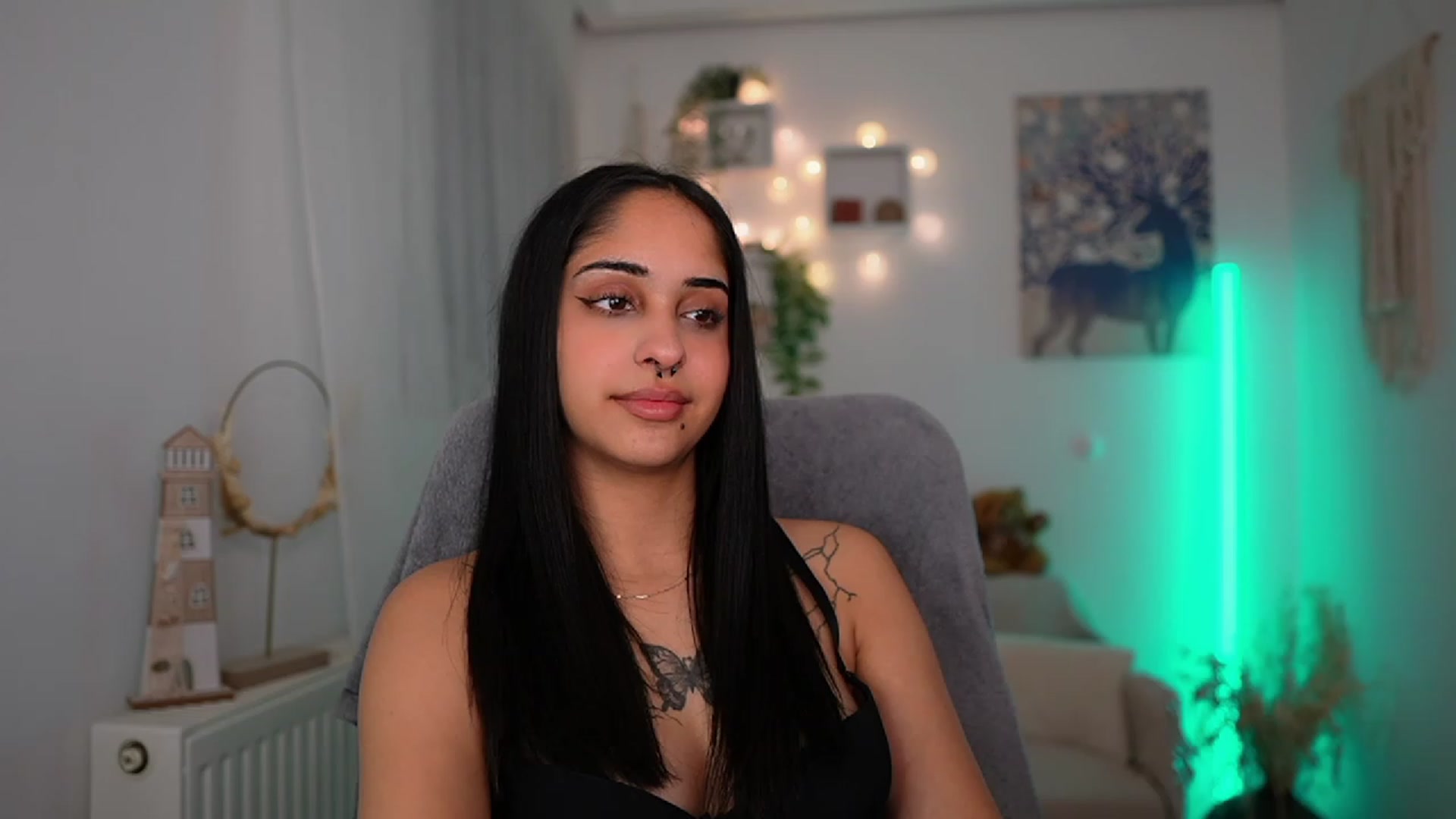 Gallery image thumbnail from Eve_Sweet18's myfreecams stream on, 01/06/2024, 20:16 image 15 of 20