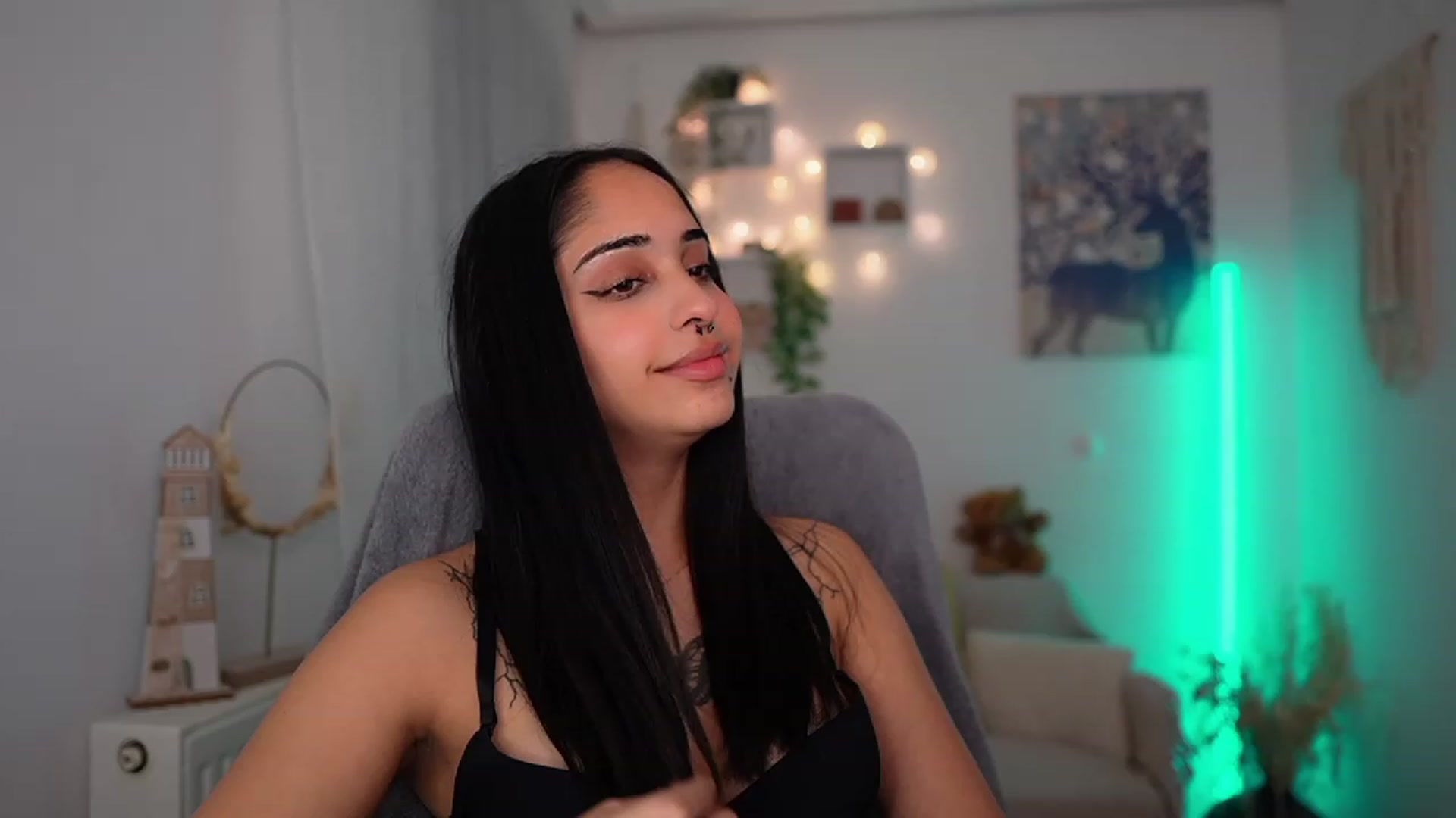 Gallery image thumbnail from Eve_Sweet18's myfreecams stream on, 01/06/2024, 20:16 image 9 of 20