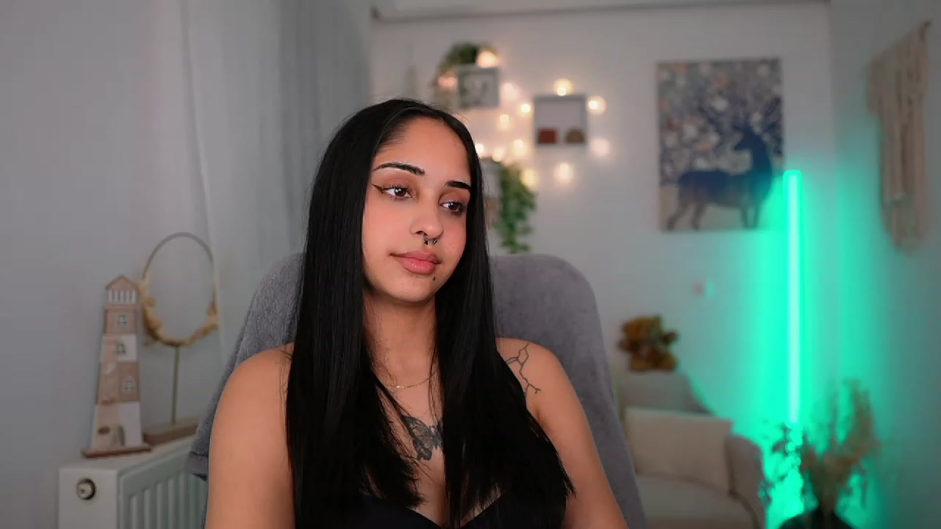 Gallery image thumbnail from Eve_Sweet18's myfreecams stream on, 01/06/2024, 20:16 image 10 of 20