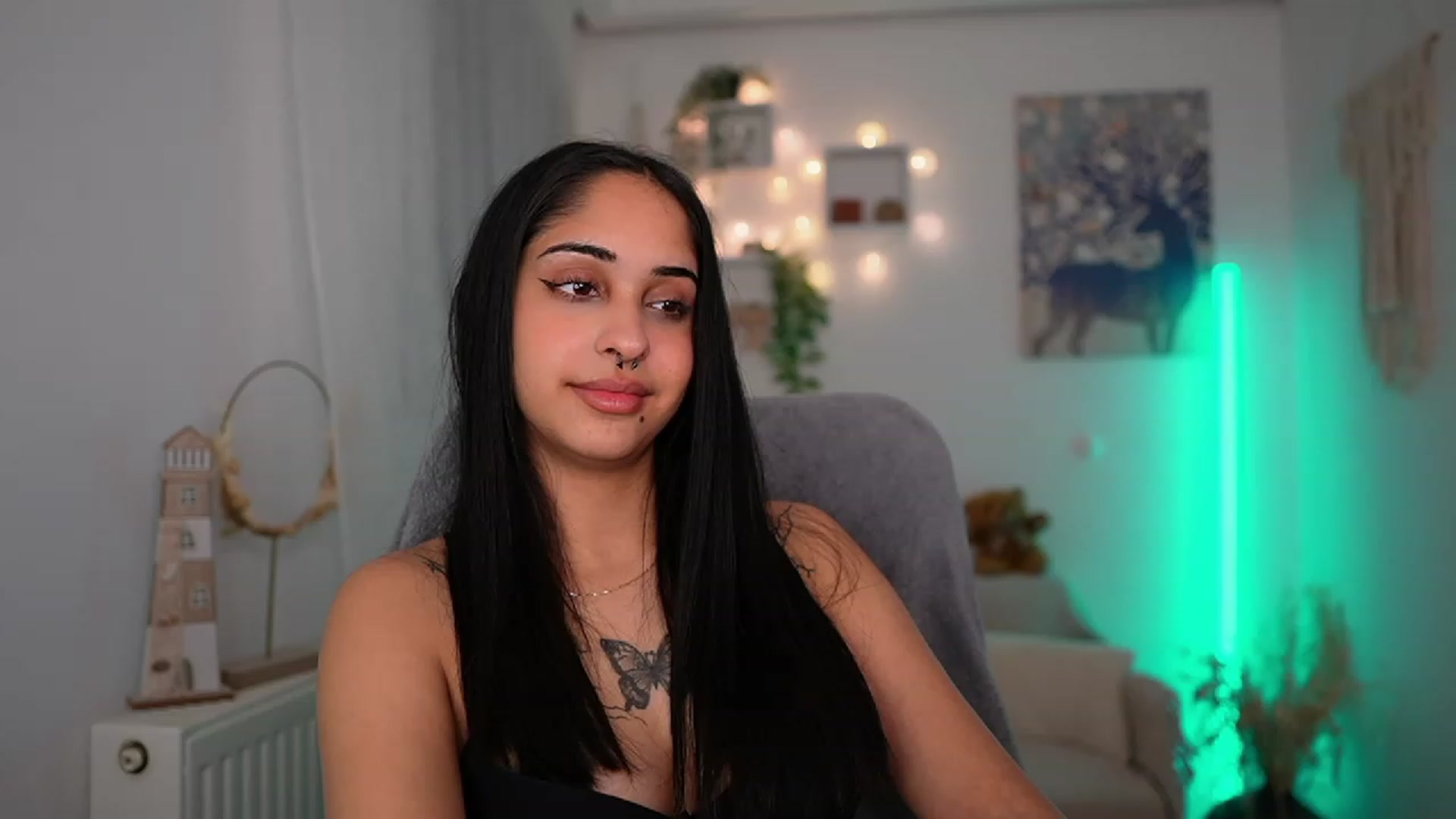 Gallery image thumbnail from Eve_Sweet18's myfreecams stream on, 01/06/2024, 20:16 image 6 of 20