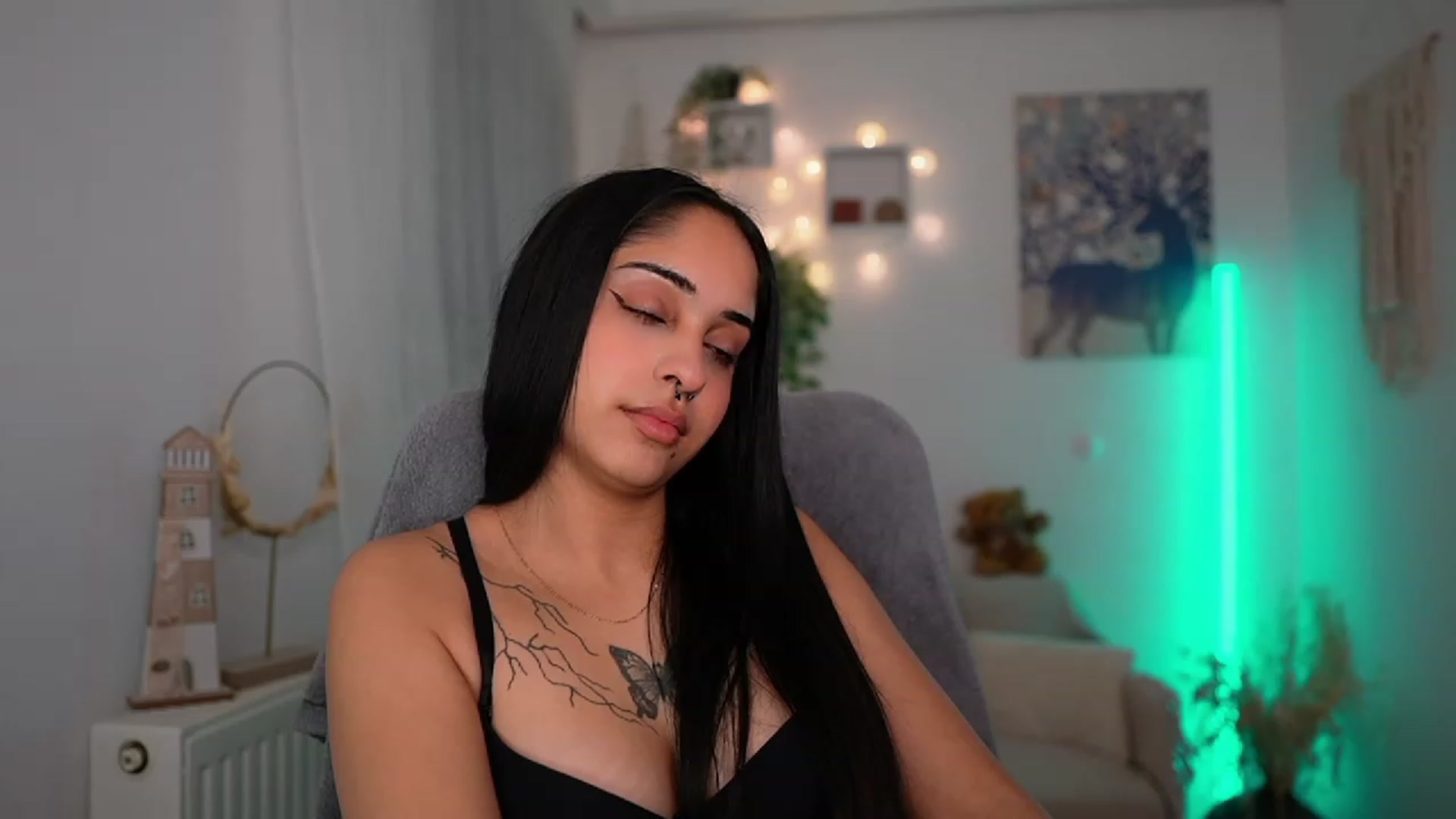 Gallery image thumbnail from Eve_Sweet18's myfreecams stream on, 01/06/2024, 20:16 image 19 of 20