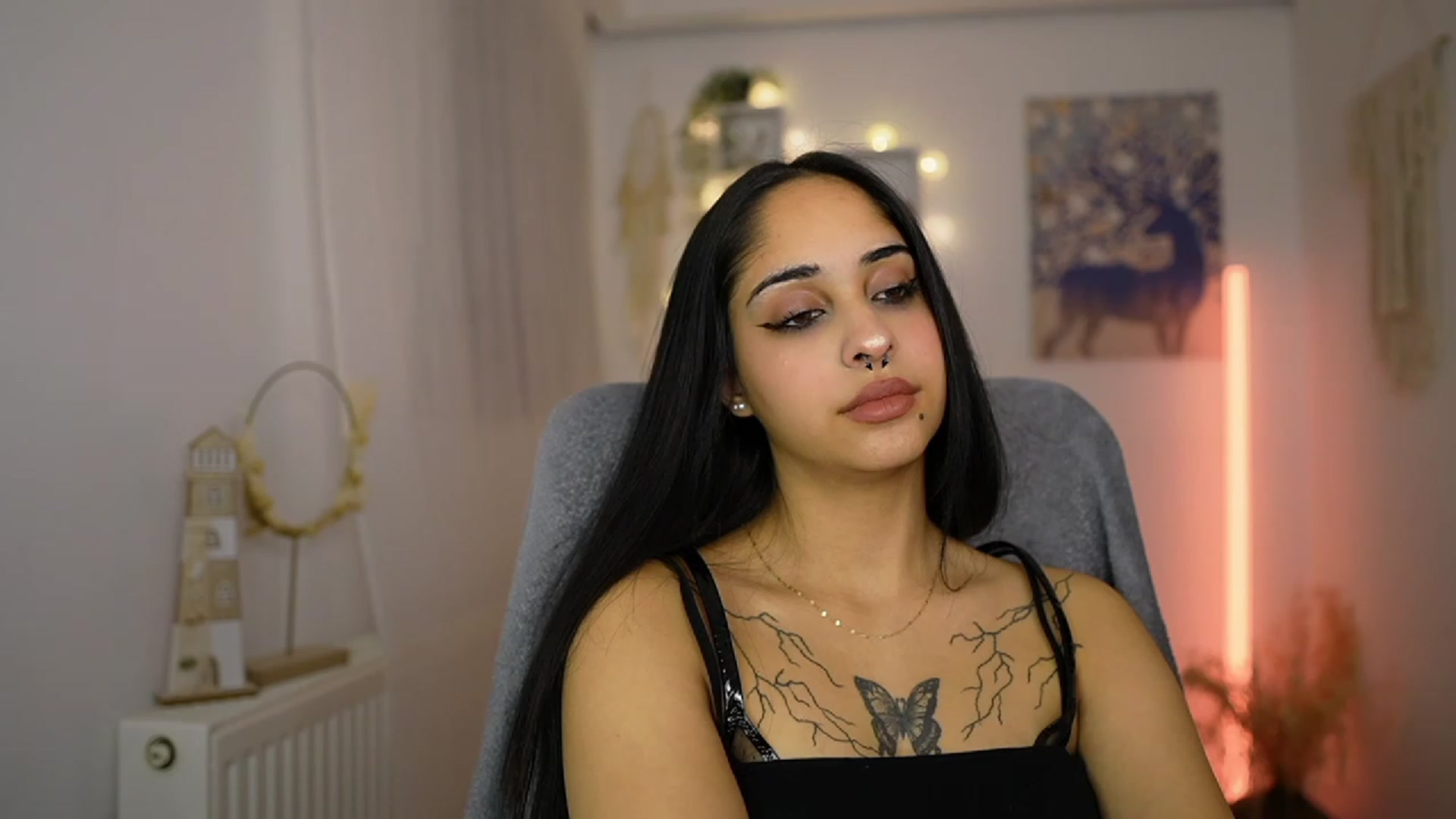 Gallery image thumbnail from Eve_Sweet18's myfreecams stream on, 01/11/2024, 20:14 image 19 of 20