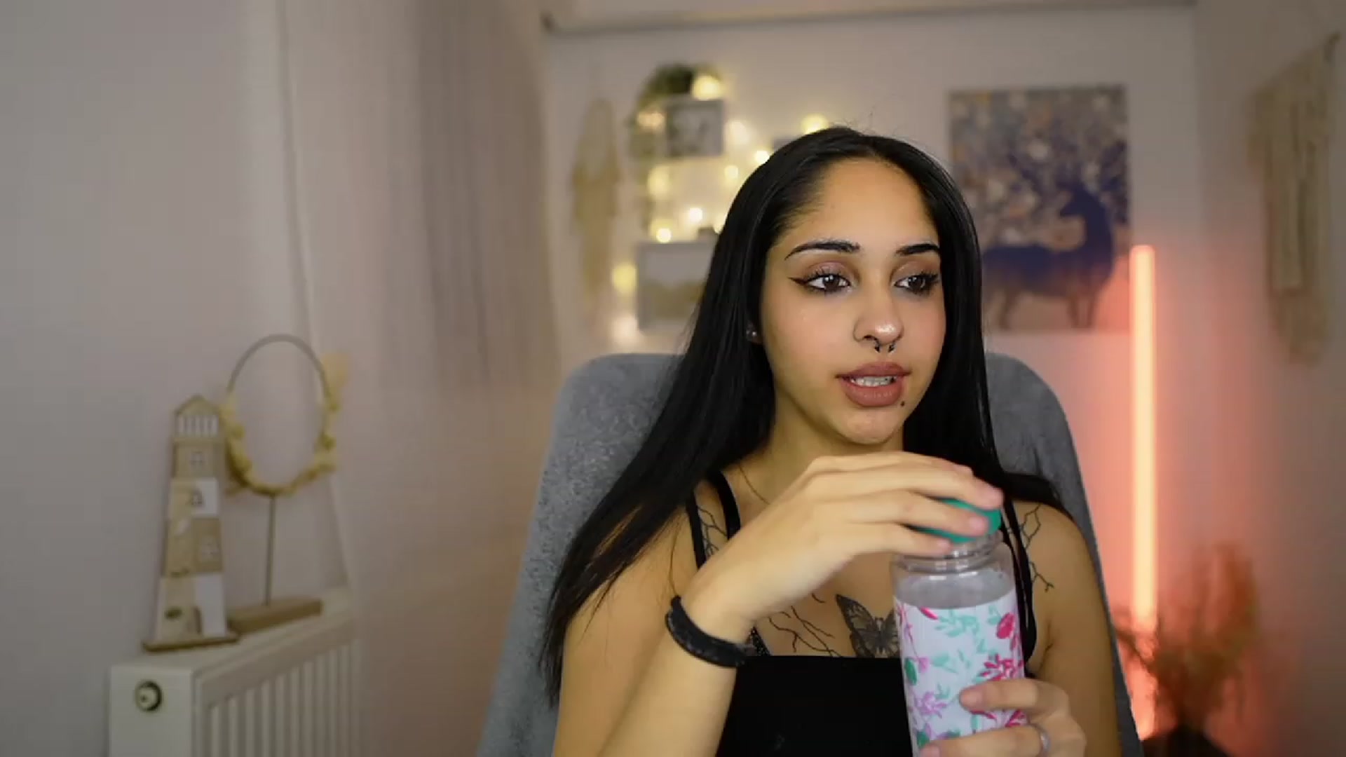 Gallery image thumbnail from Eve_Sweet18's myfreecams stream on, 01/11/2024, 20:14 image 2 of 20