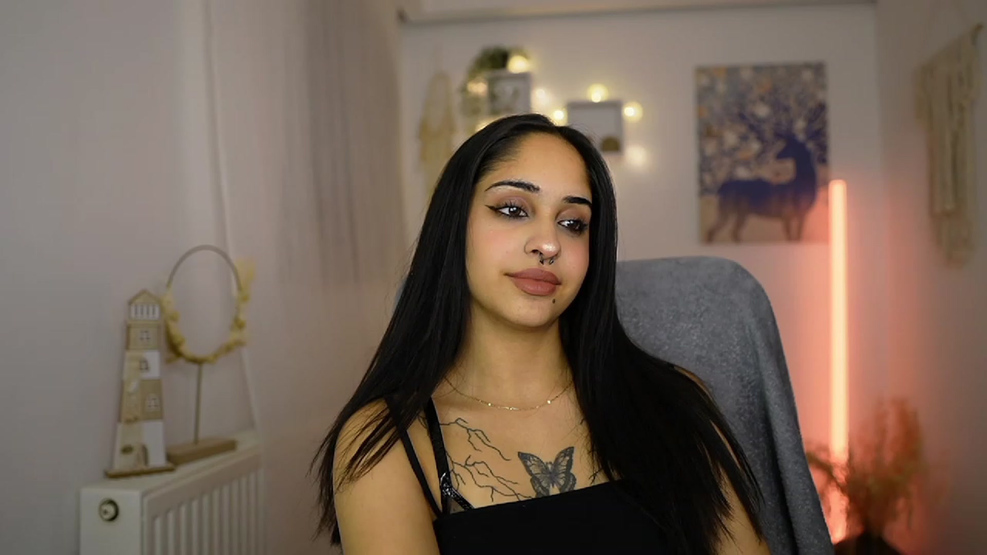 Gallery image thumbnail from Eve_Sweet18's myfreecams stream on, 01/11/2024, 20:14 image 4 of 20
