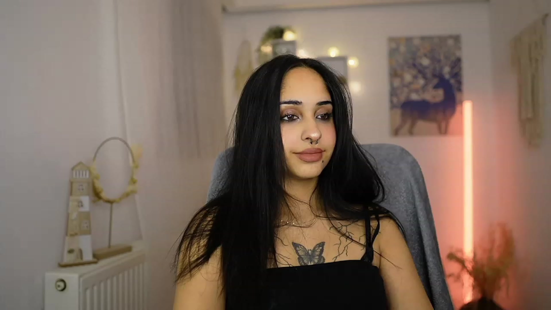 Gallery image thumbnail from Eve_Sweet18's myfreecams stream on, 01/11/2024, 20:14 image 1 of 20