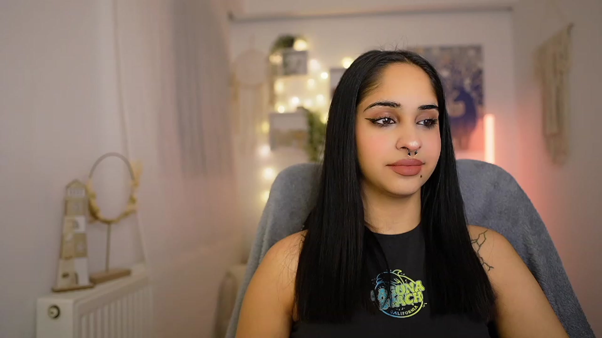 Gallery image thumbnail from Eve_Sweet18's myfreecams stream on, 01/17/2024, 21:09 image 18 of 20