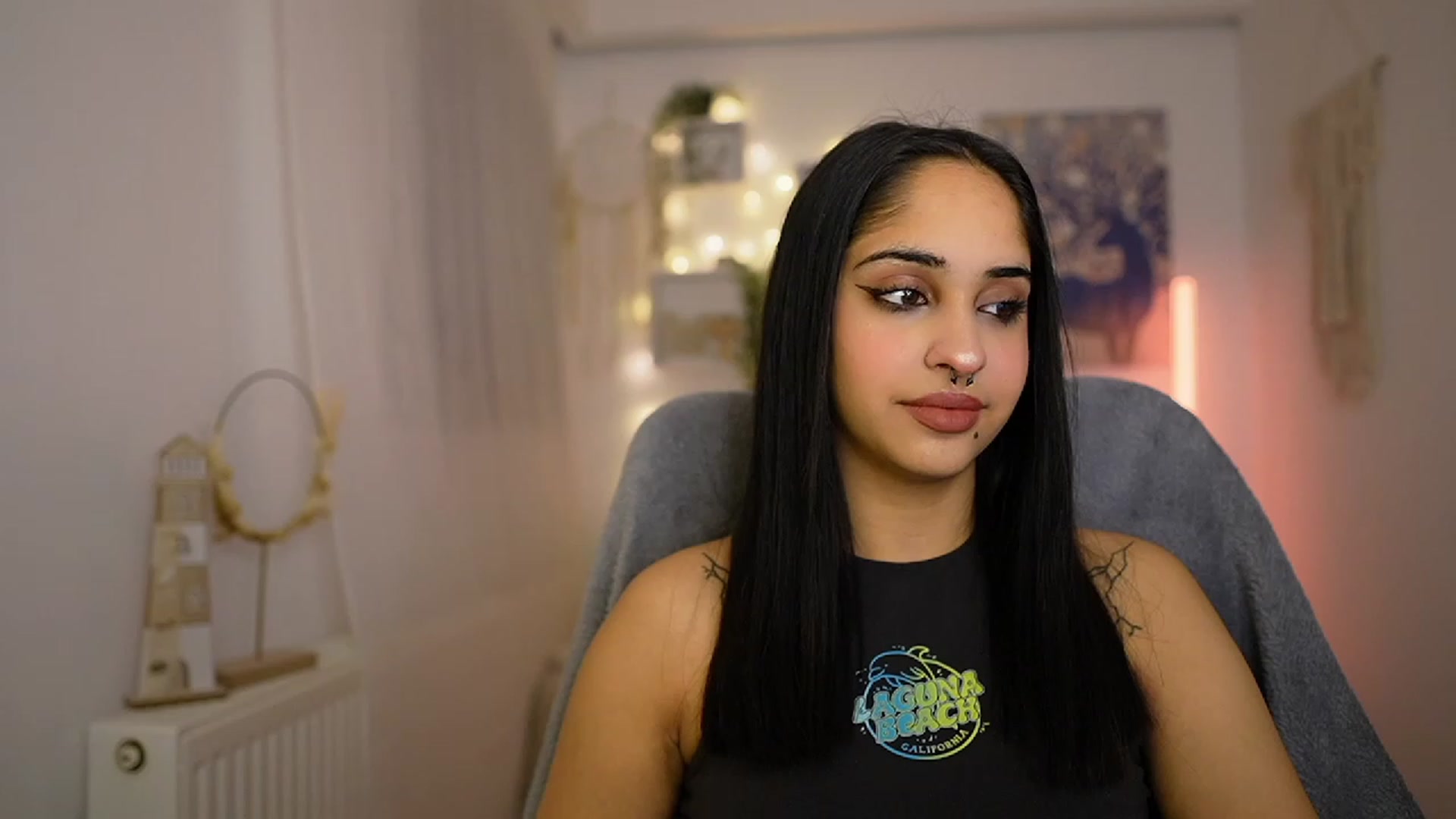 Gallery image thumbnail from Eve_Sweet18's myfreecams stream on, 01/17/2024, 21:09 image 10 of 20