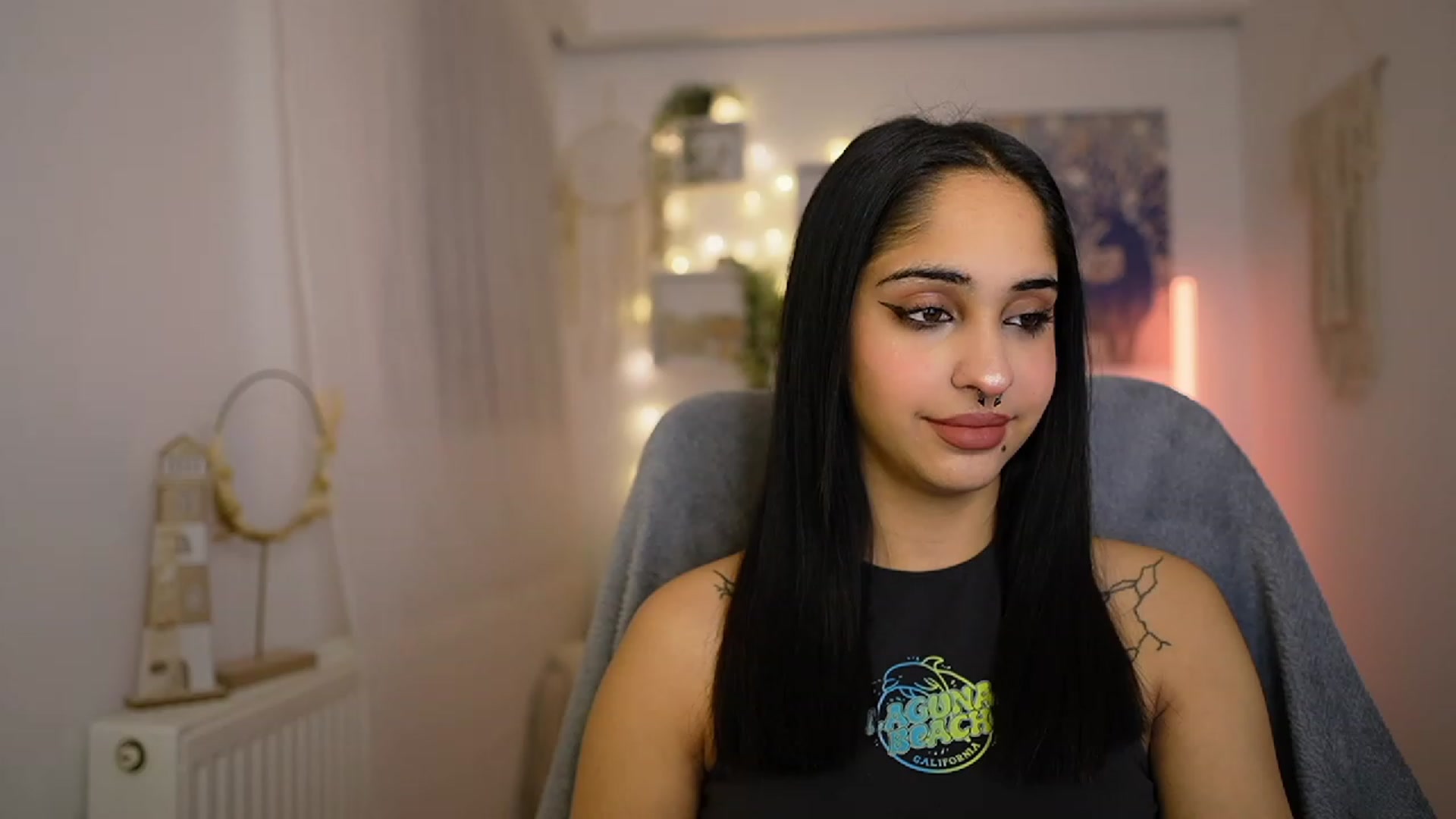 Gallery image thumbnail from Eve_Sweet18's myfreecams stream on, 01/17/2024, 21:09 image 11 of 20