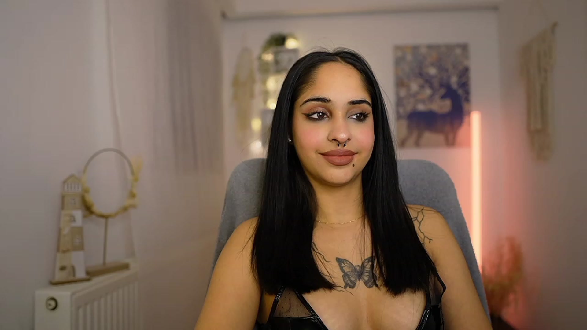 Gallery image thumbnail from Eve_Sweet18's myfreecams stream on, 01/18/2024, 21:04 image 15 of 20