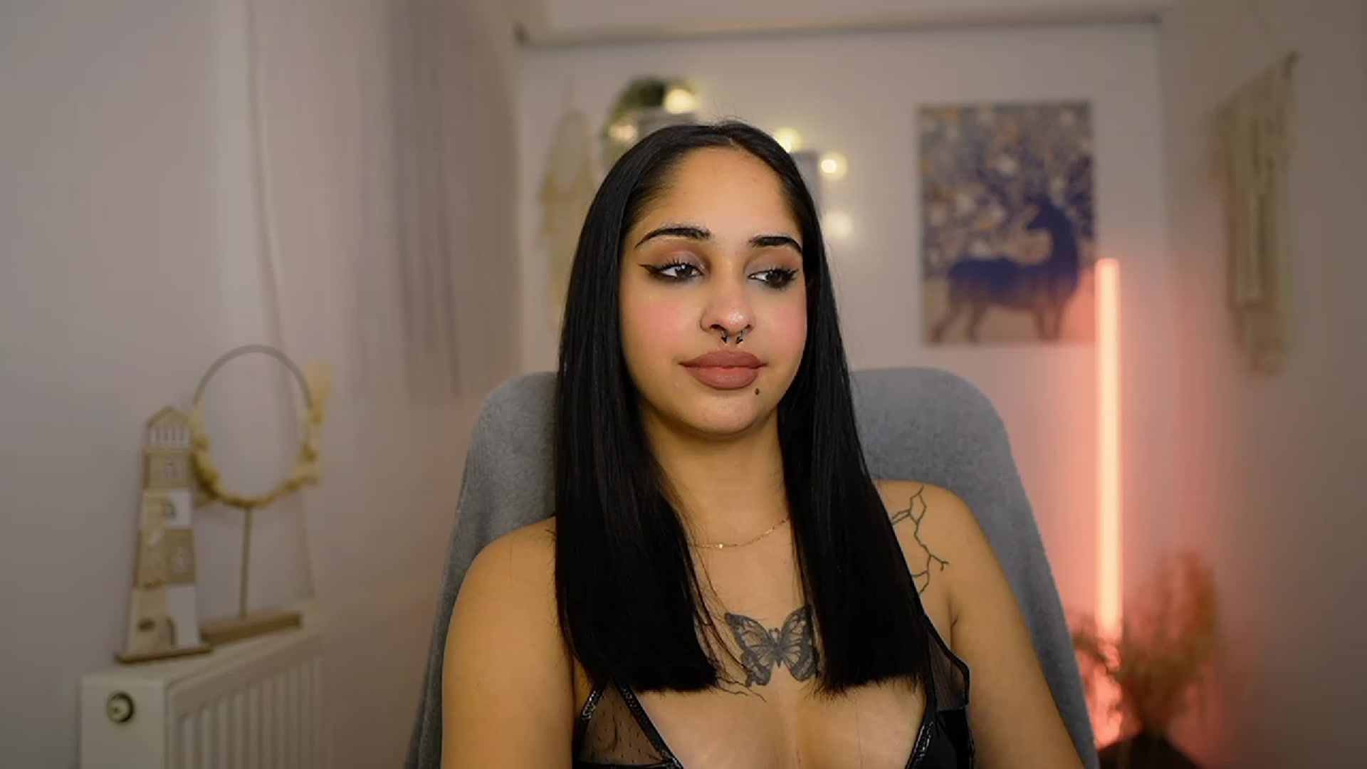 Gallery image thumbnail from Eve_Sweet18's myfreecams stream on, 01/18/2024, 21:04 image 10 of 20