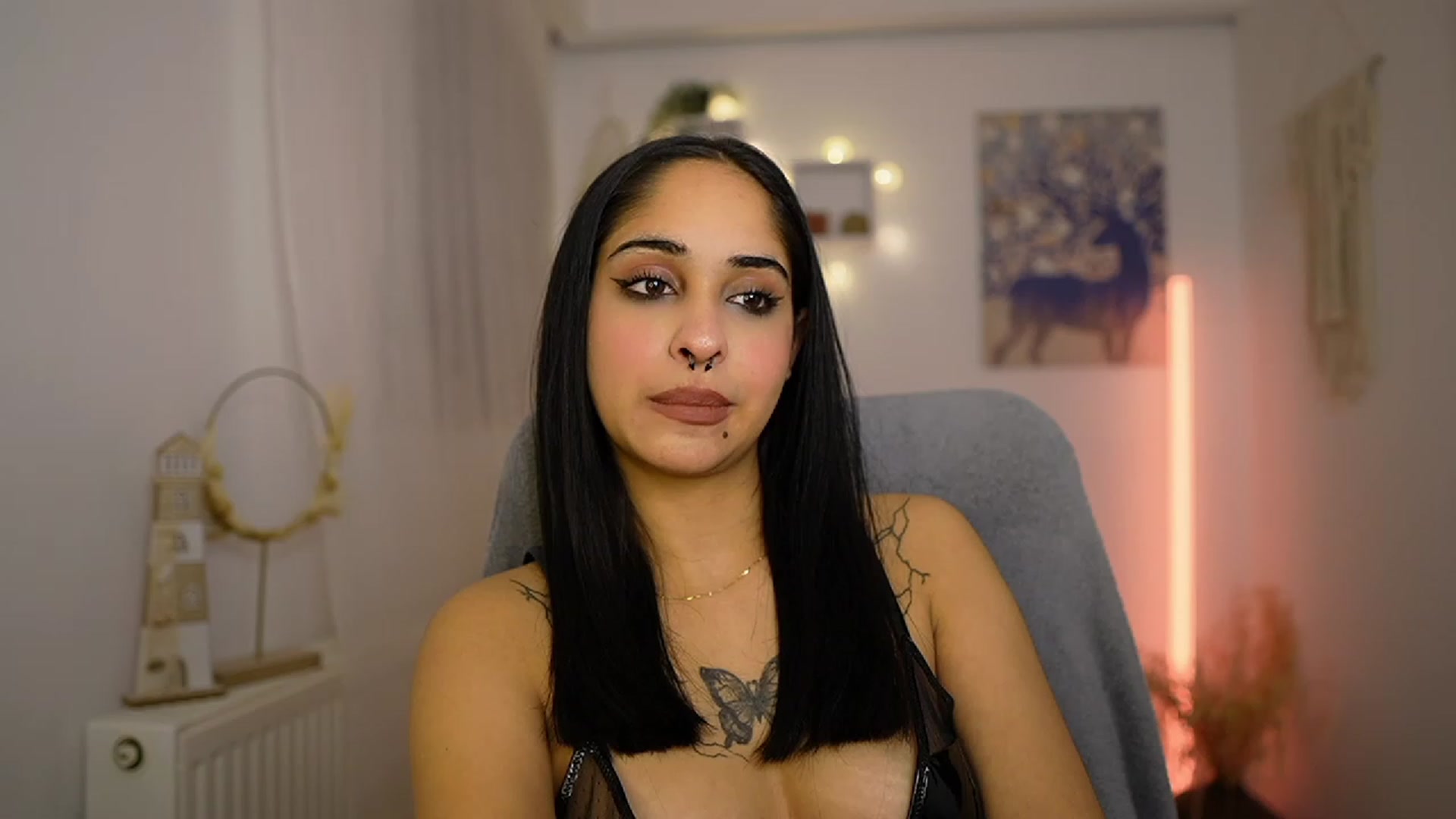 Gallery image thumbnail from Eve_Sweet18's myfreecams stream on, 01/18/2024, 21:04 image 9 of 20