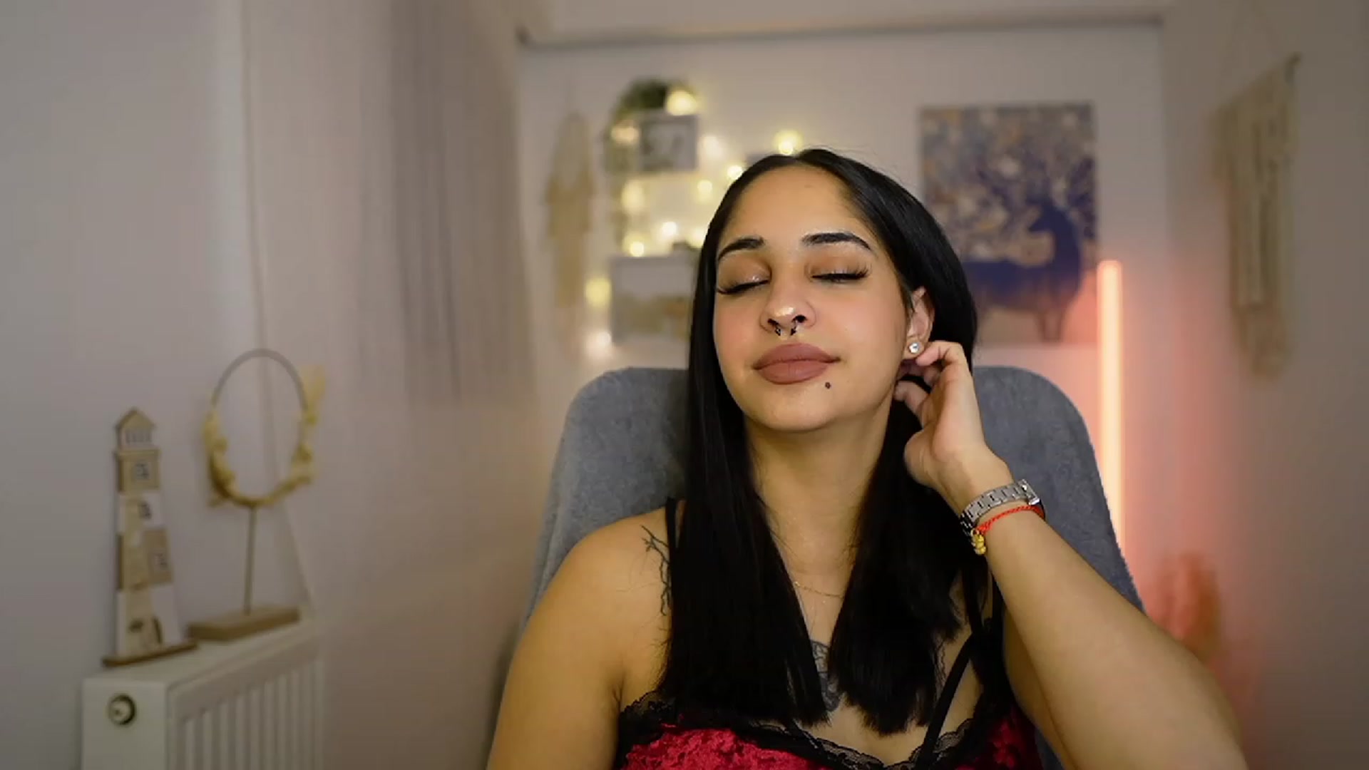 Gallery image thumbnail from Eve_Sweet18's myfreecams stream on, 01/21/2024, 22:32 image 19 of 20