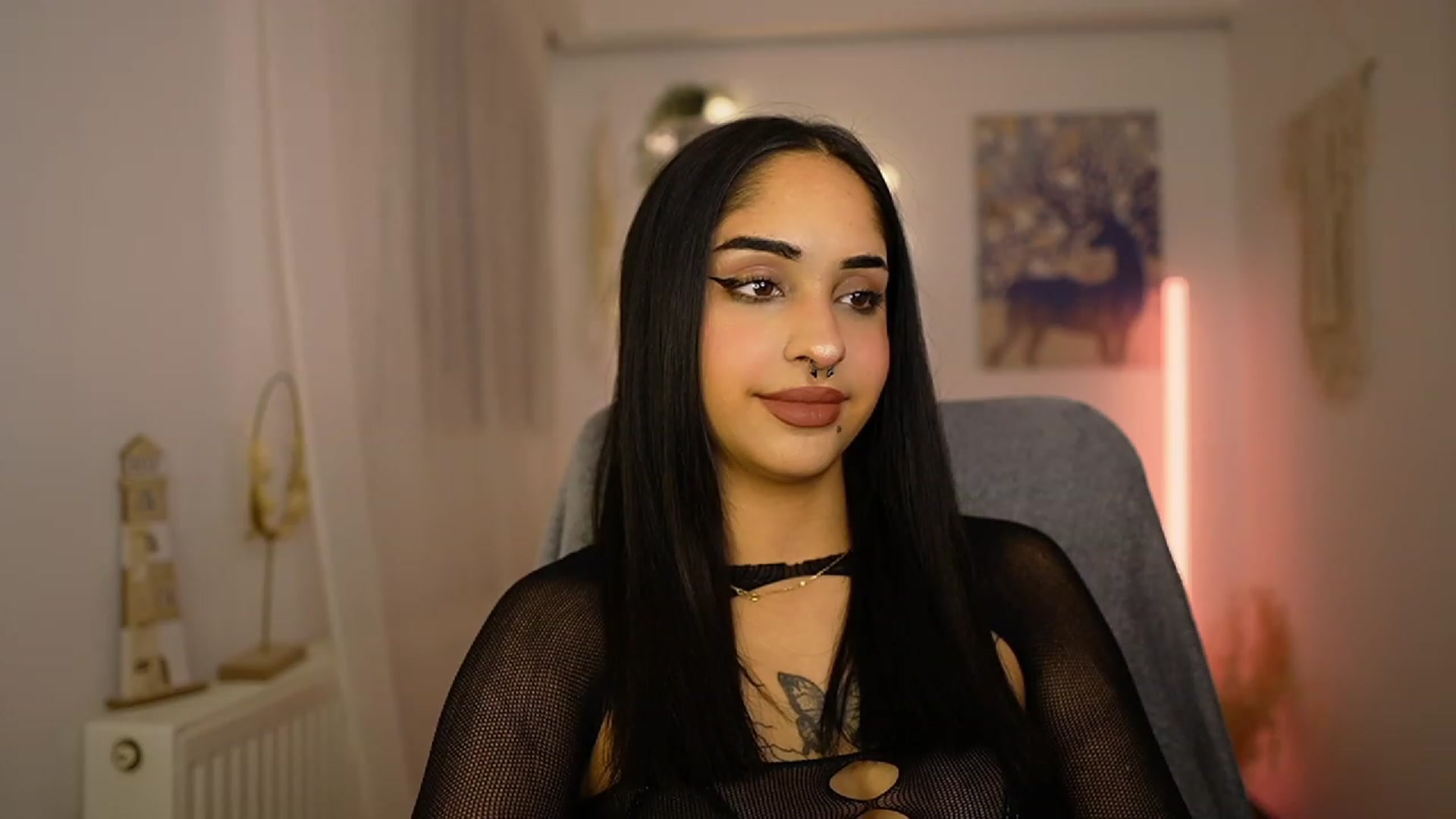 Gallery image thumbnail from Eve_Sweet18's myfreecams stream on, 01/24/2024, 20:12 image 10 of 20