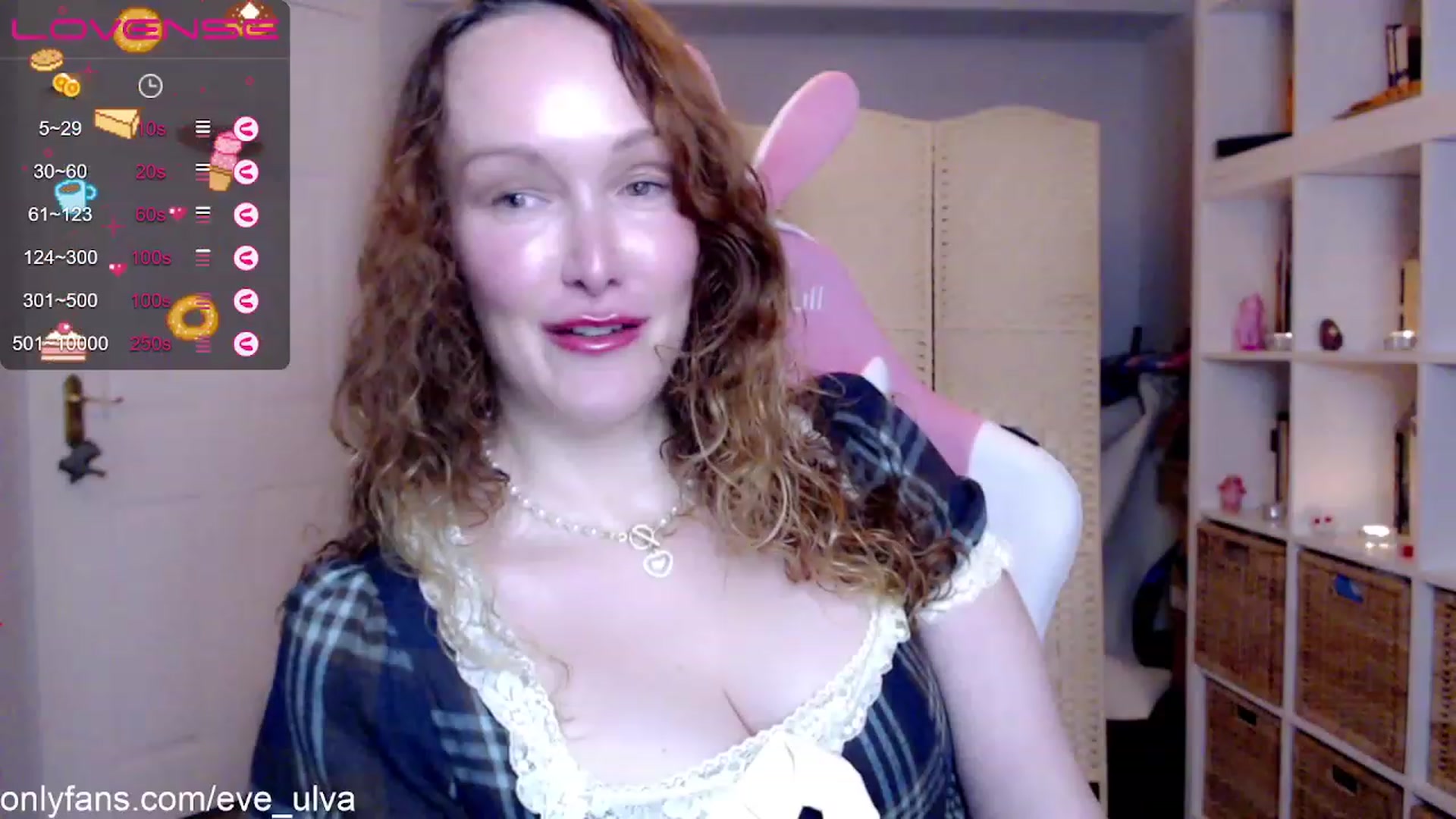 Gallery image thumbnail from Eve_Ulva's myfreecams stream on, 12/28/2022, 19:00 image 5 of 20