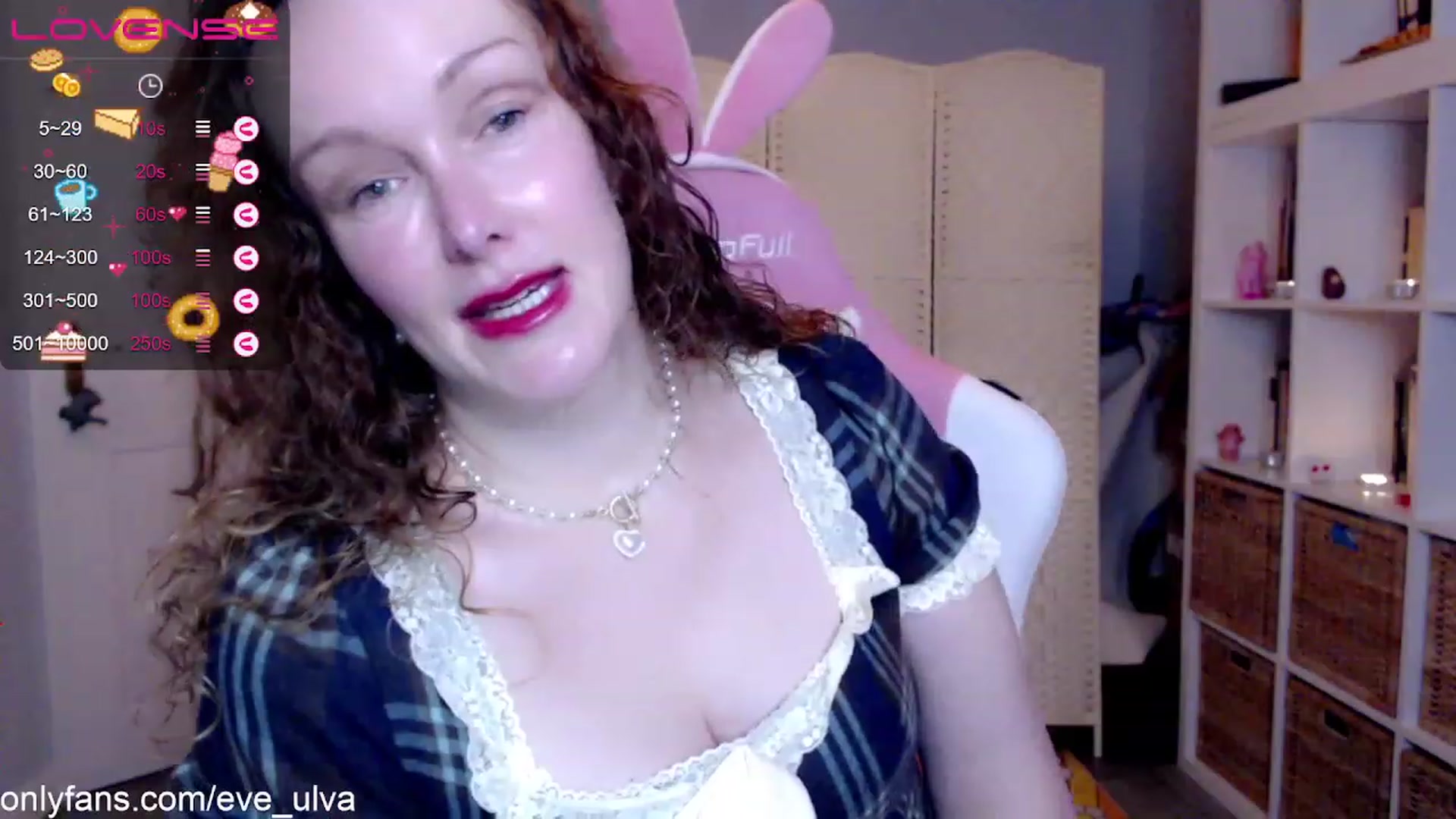 Gallery image thumbnail from Eve_Ulva's myfreecams stream on, 12/28/2022, 19:00 image 10 of 20