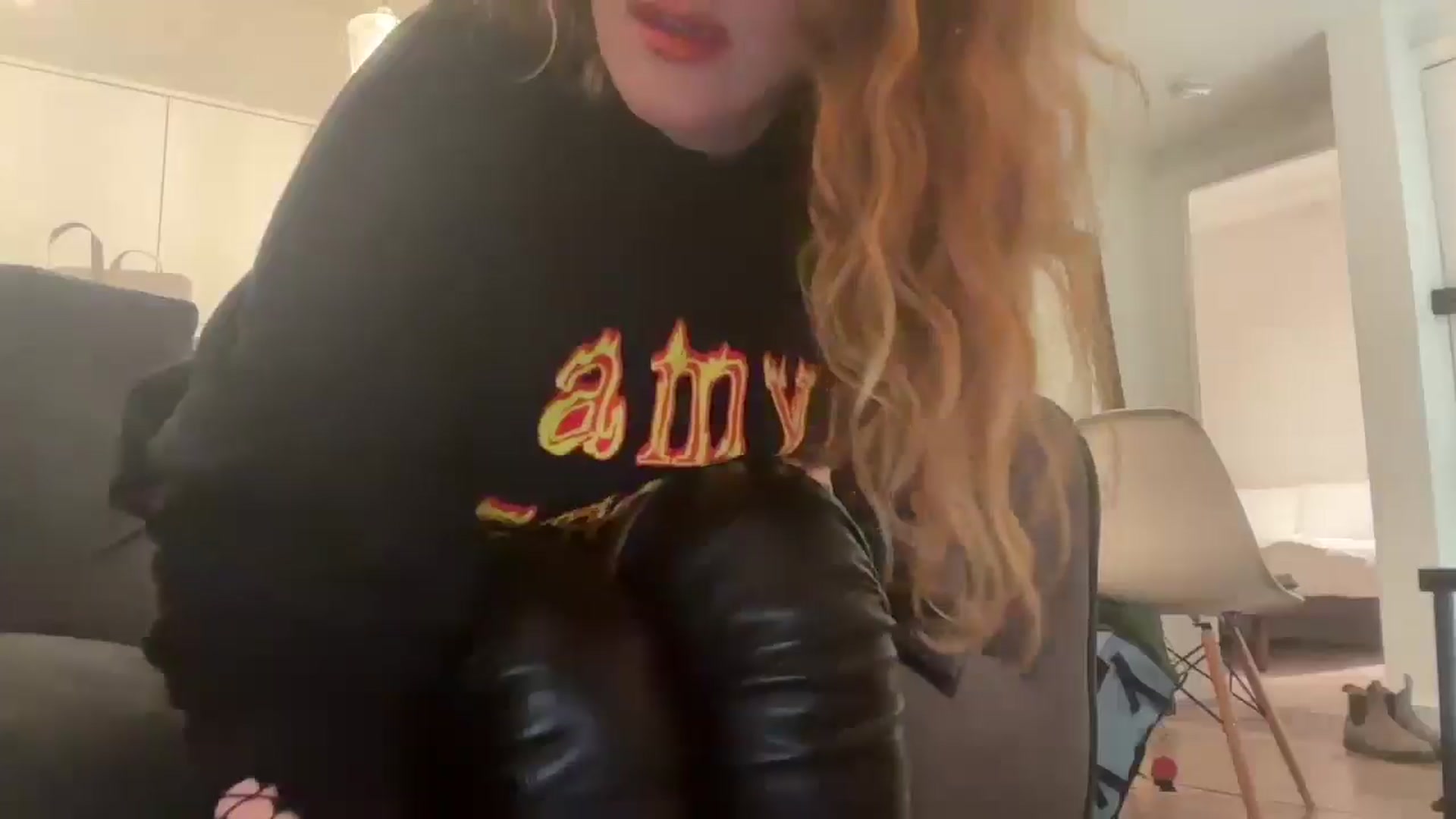 Gallery image thumbnail from Eve_Ulva's myfreecams stream on, 11/15/2024, 01:01 image 17 of 20