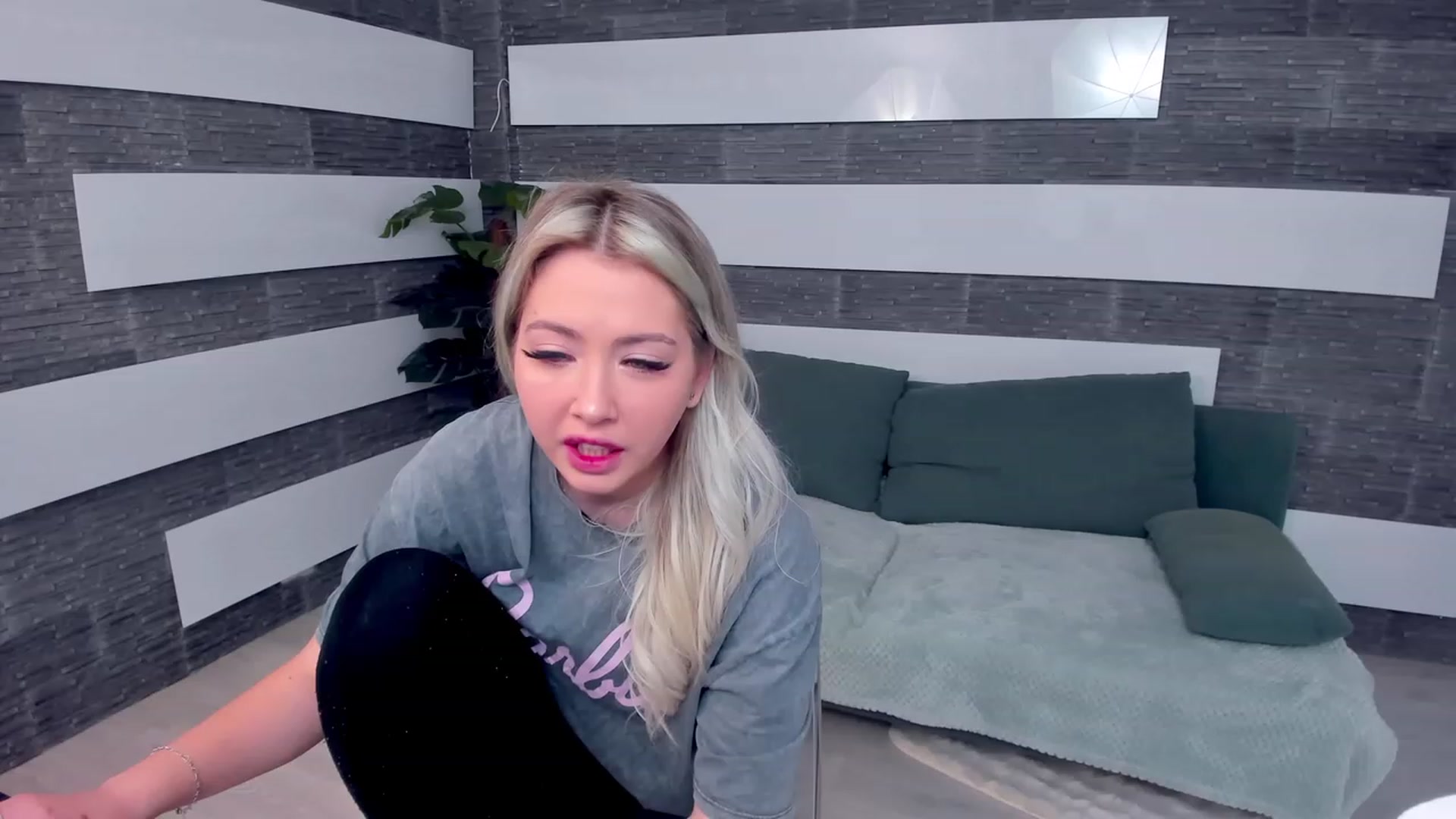 Gallery image thumbnail from Eve_XD's myfreecams stream on, 01/16/2024, 09:45 image 14 of 20