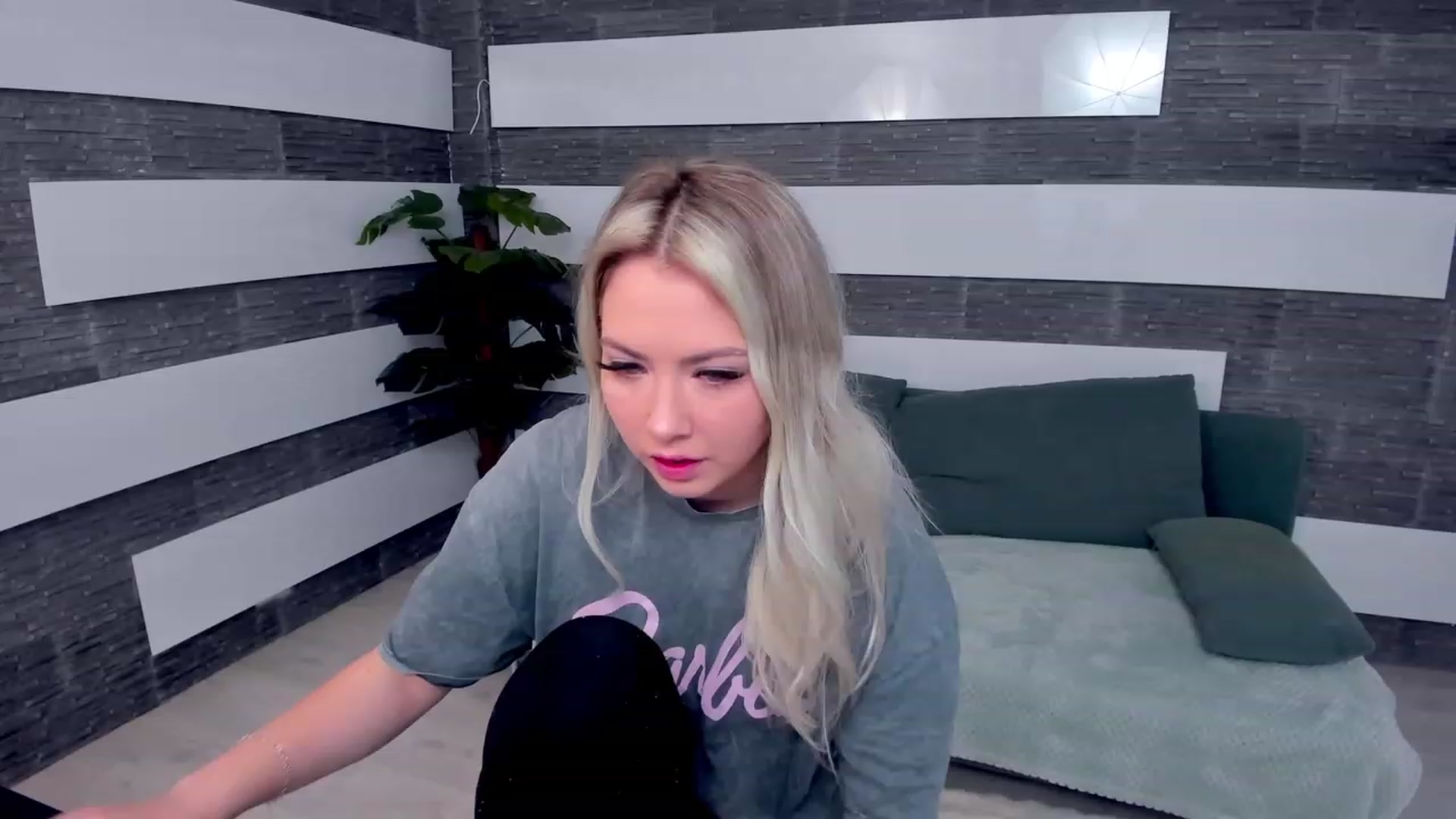 Gallery image thumbnail from Eve_XD's myfreecams stream on, 01/16/2024, 09:45 image 10 of 20