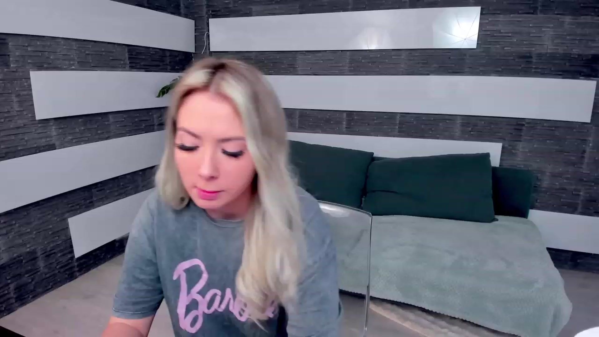 Gallery image thumbnail from Eve_XD's myfreecams stream on, 01/16/2024, 09:45 image 18 of 20
