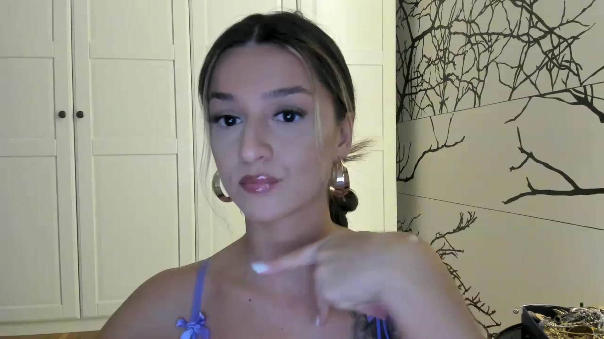 Gallery image thumbnail from Eve___'s myfreecams stream on, 12/07/2022, 16:28 image 17 of 20