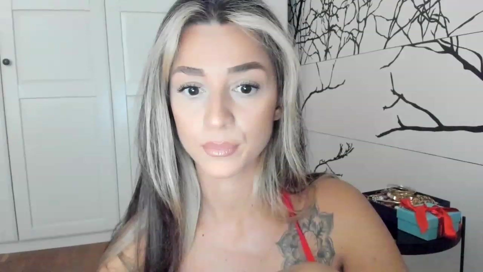 Gallery image thumbnail from Eve___'s myfreecams stream on, 02/01/2023, 15:42 image 3 of 20