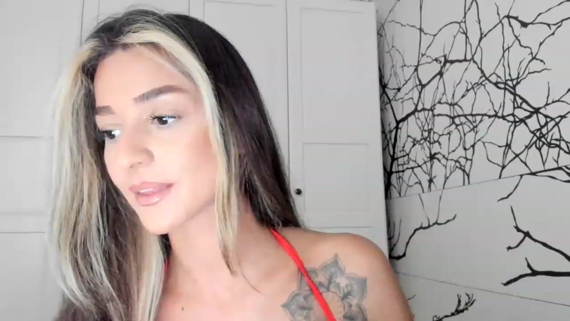 Gallery image thumbnail from Eve___'s myfreecams stream on, 02/01/2023, 15:42 image 10 of 20