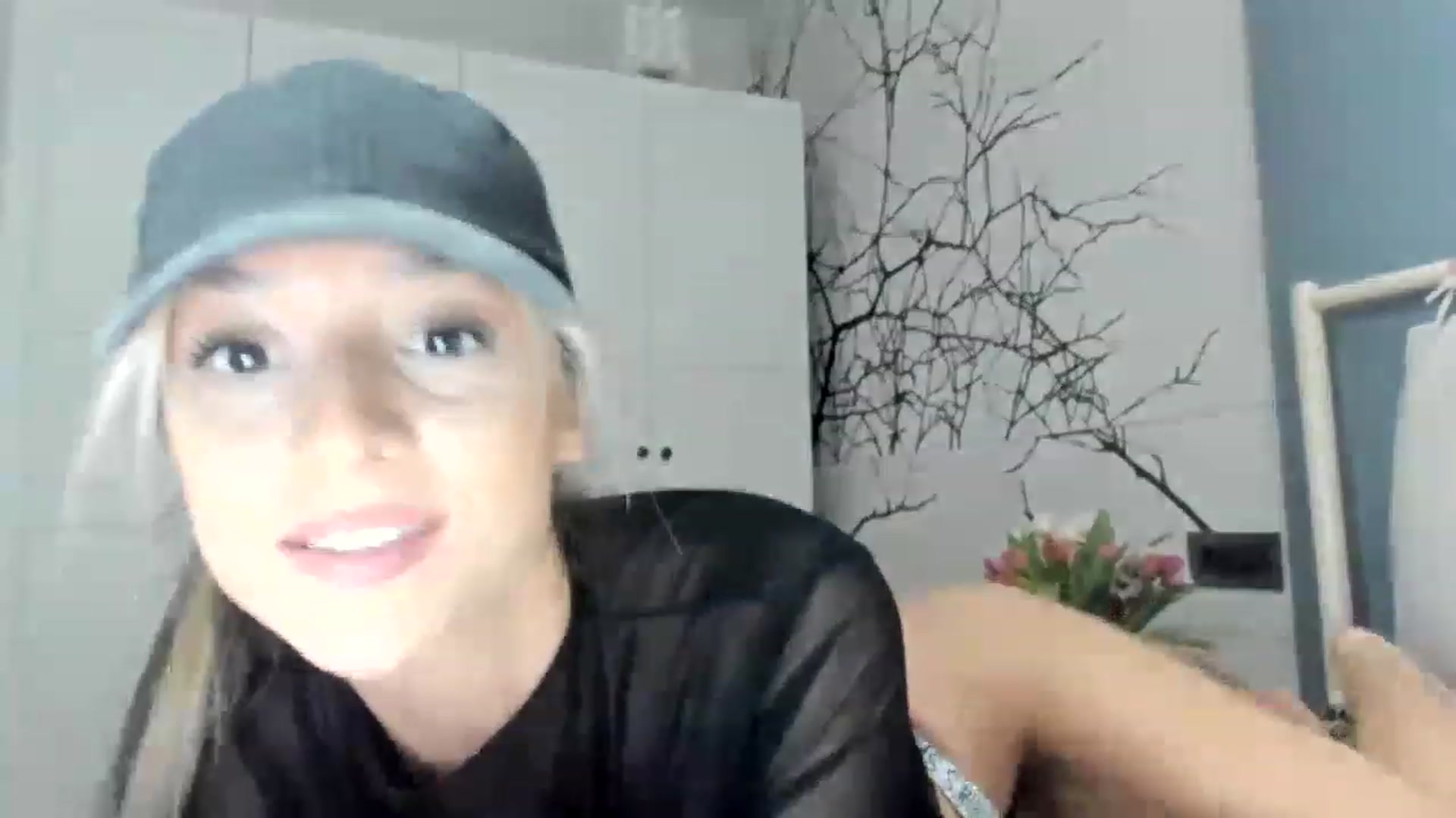 Gallery image thumbnail from Eve___'s myfreecams stream on, 02/07/2023, 16:19 image 9 of 20