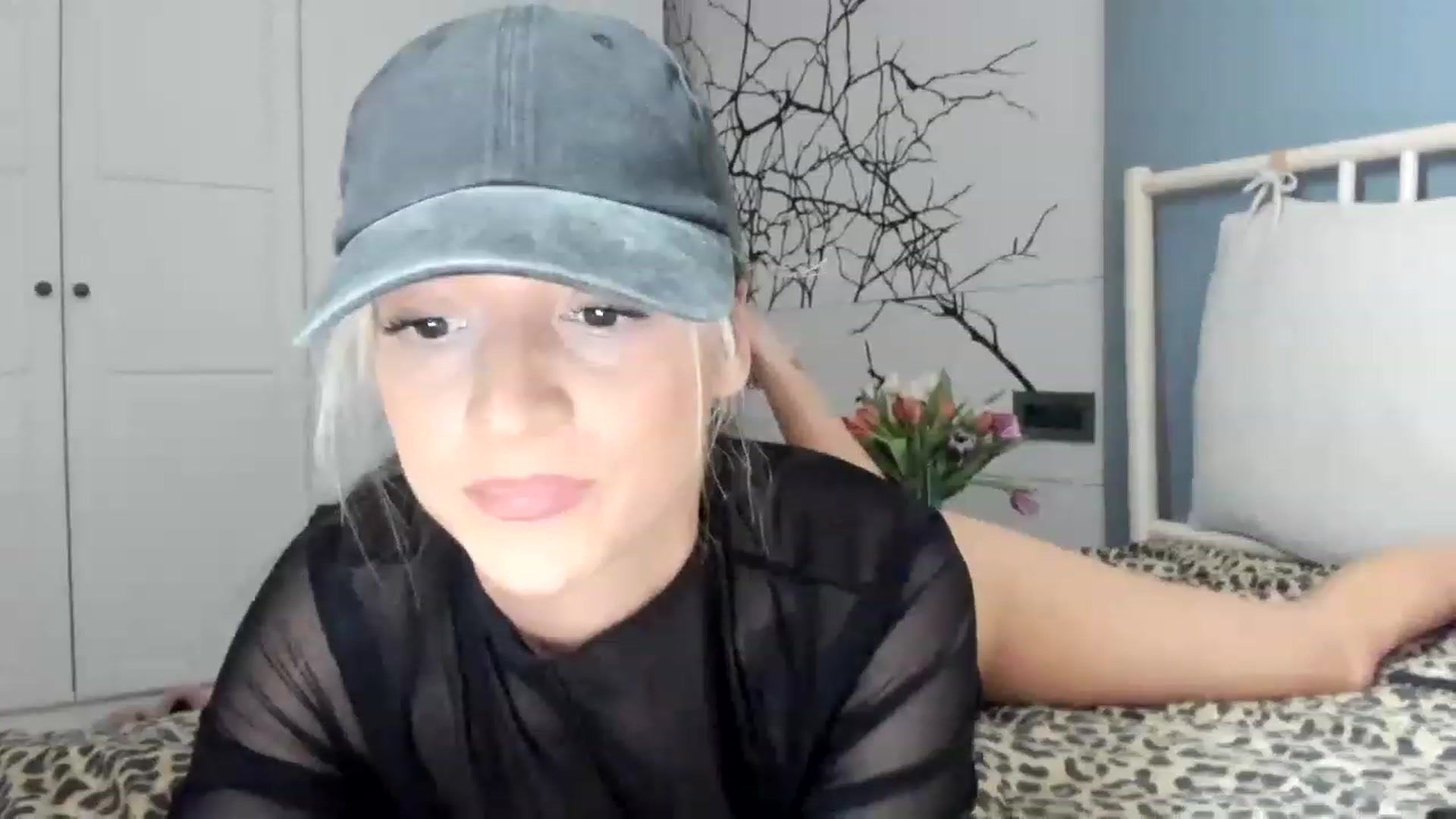 Gallery image thumbnail from Eve___'s myfreecams stream on, 02/07/2023, 16:19 image 12 of 20