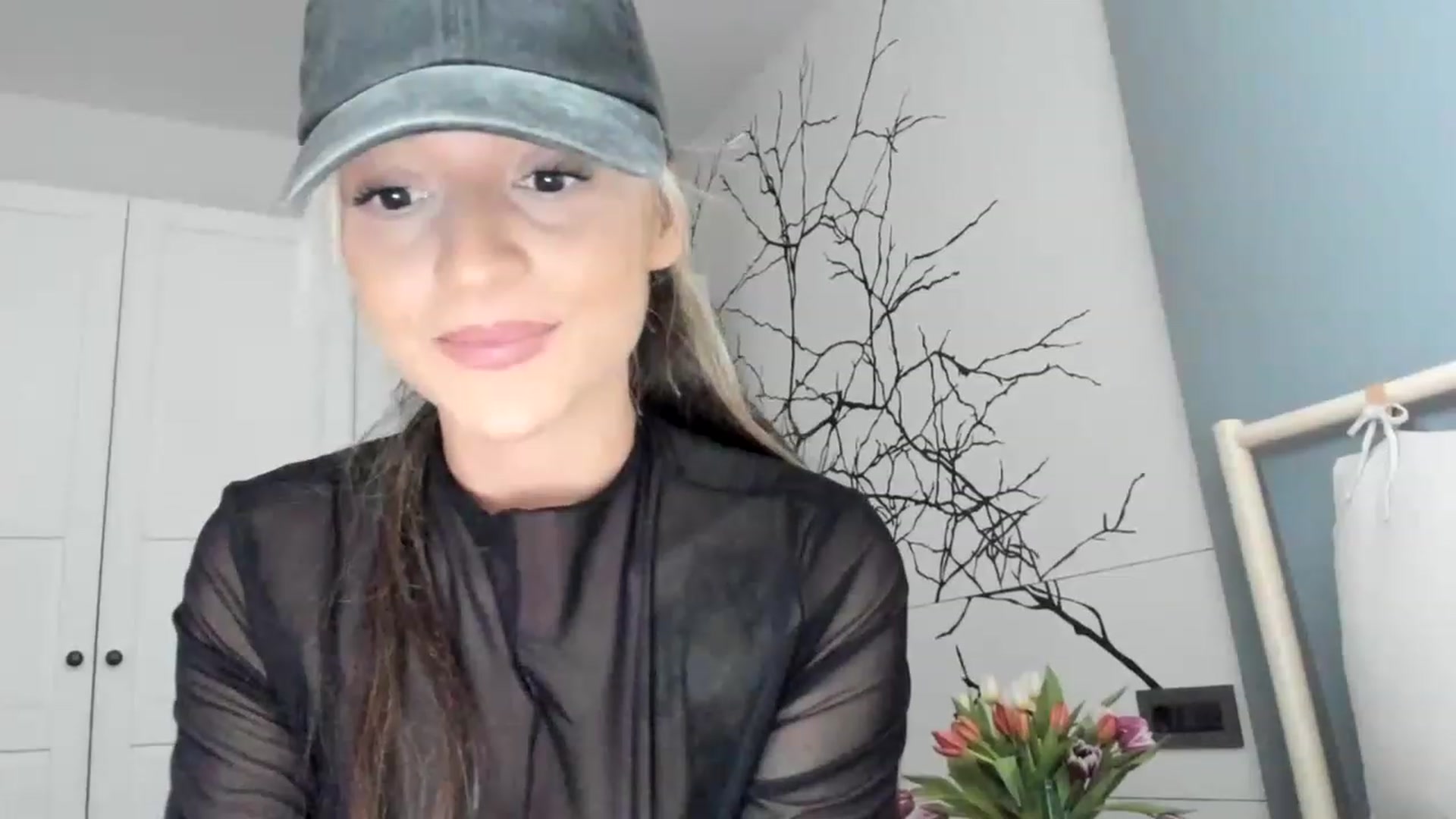 Gallery image thumbnail from Eve___'s myfreecams stream on, 02/07/2023, 16:19 image 19 of 20
