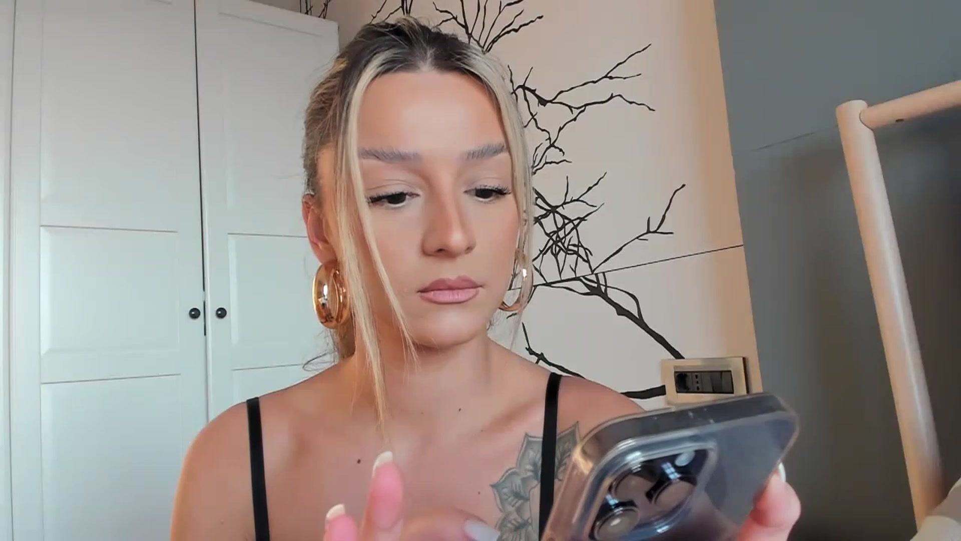 Gallery image thumbnail from Eve___'s myfreecams stream on, 02/12/2023, 15:02 image 18 of 20