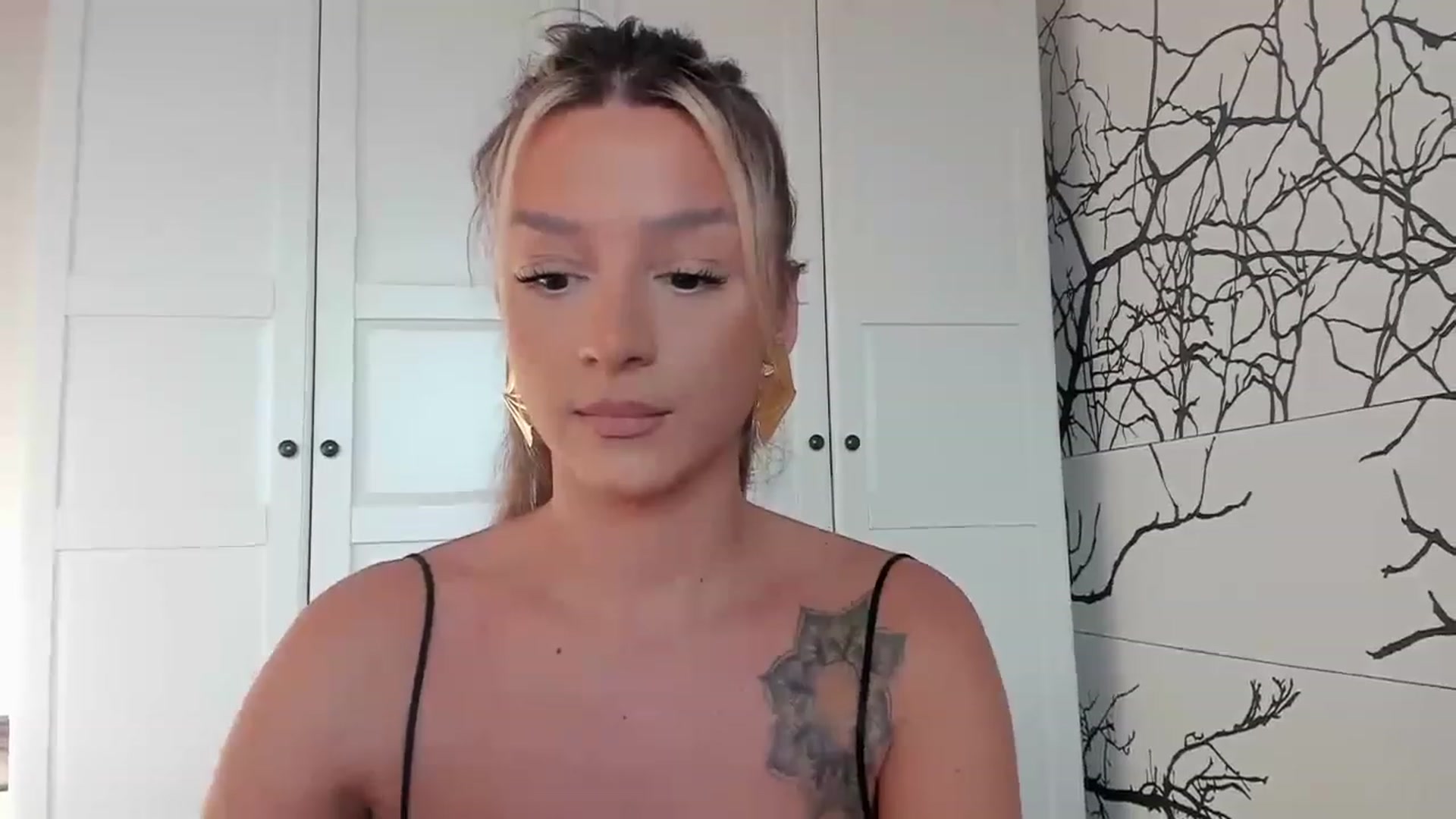 Gallery image thumbnail from Eve___'s myfreecams stream on, 02/13/2023, 14:13 image 15 of 20