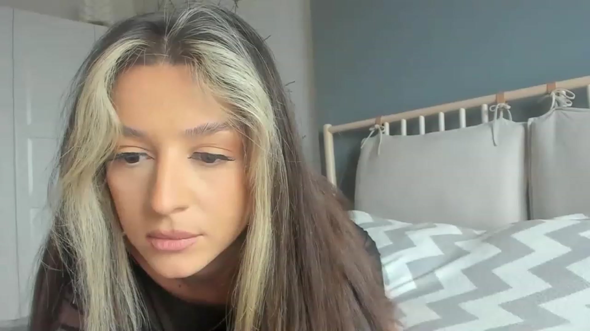 Gallery image thumbnail from Eve___'s myfreecams stream on, 02/19/2023, 13:31 image 4 of 20
